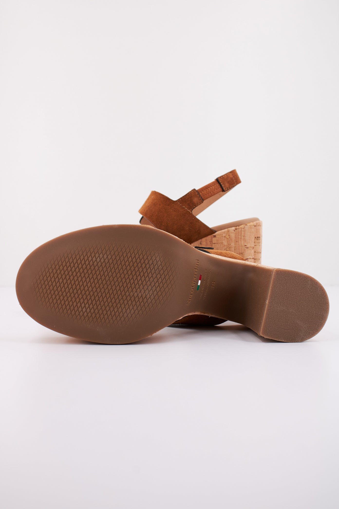 NERO GIARDINI ED  en color   (4)