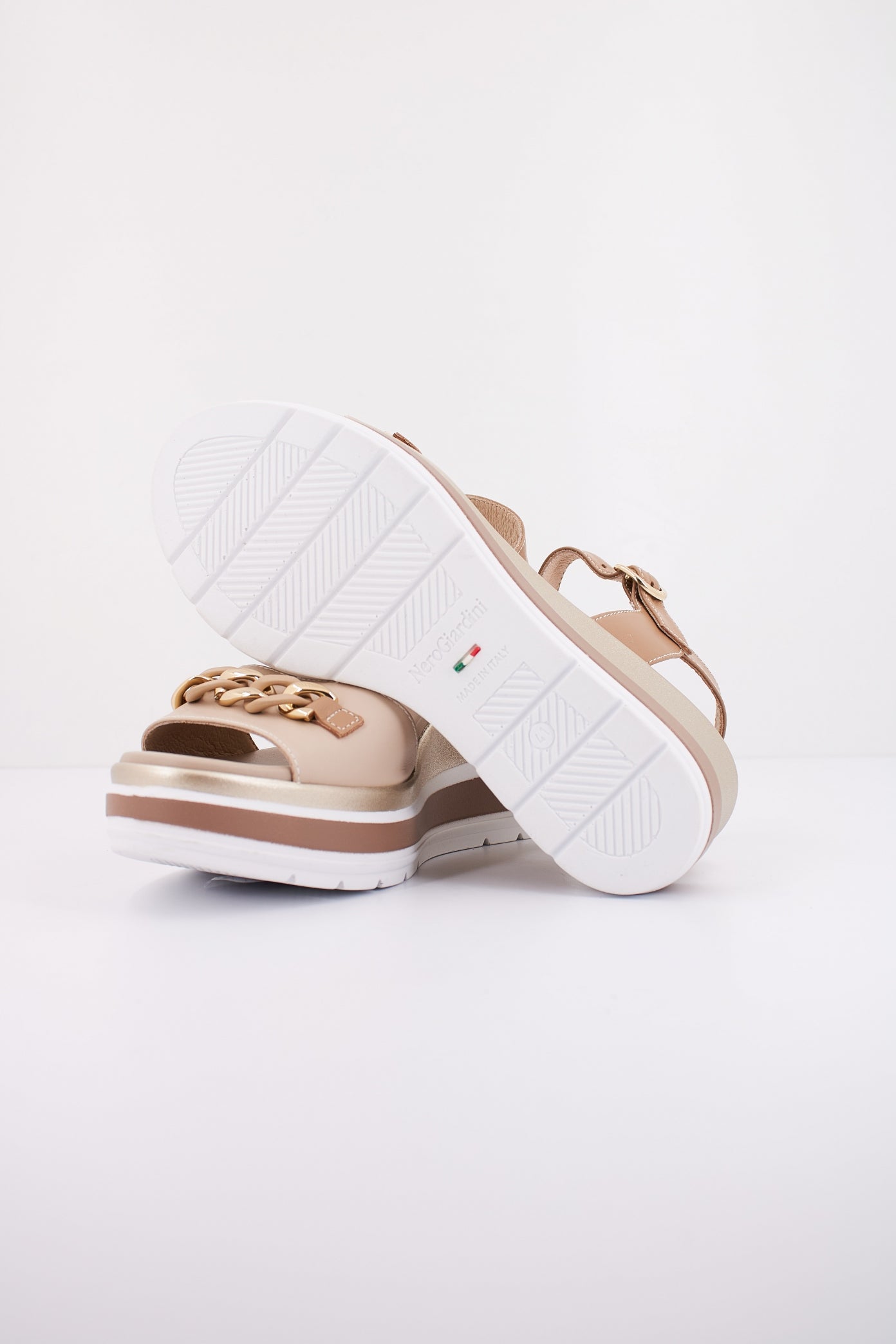 NERO GIARDINI ED en color (5)