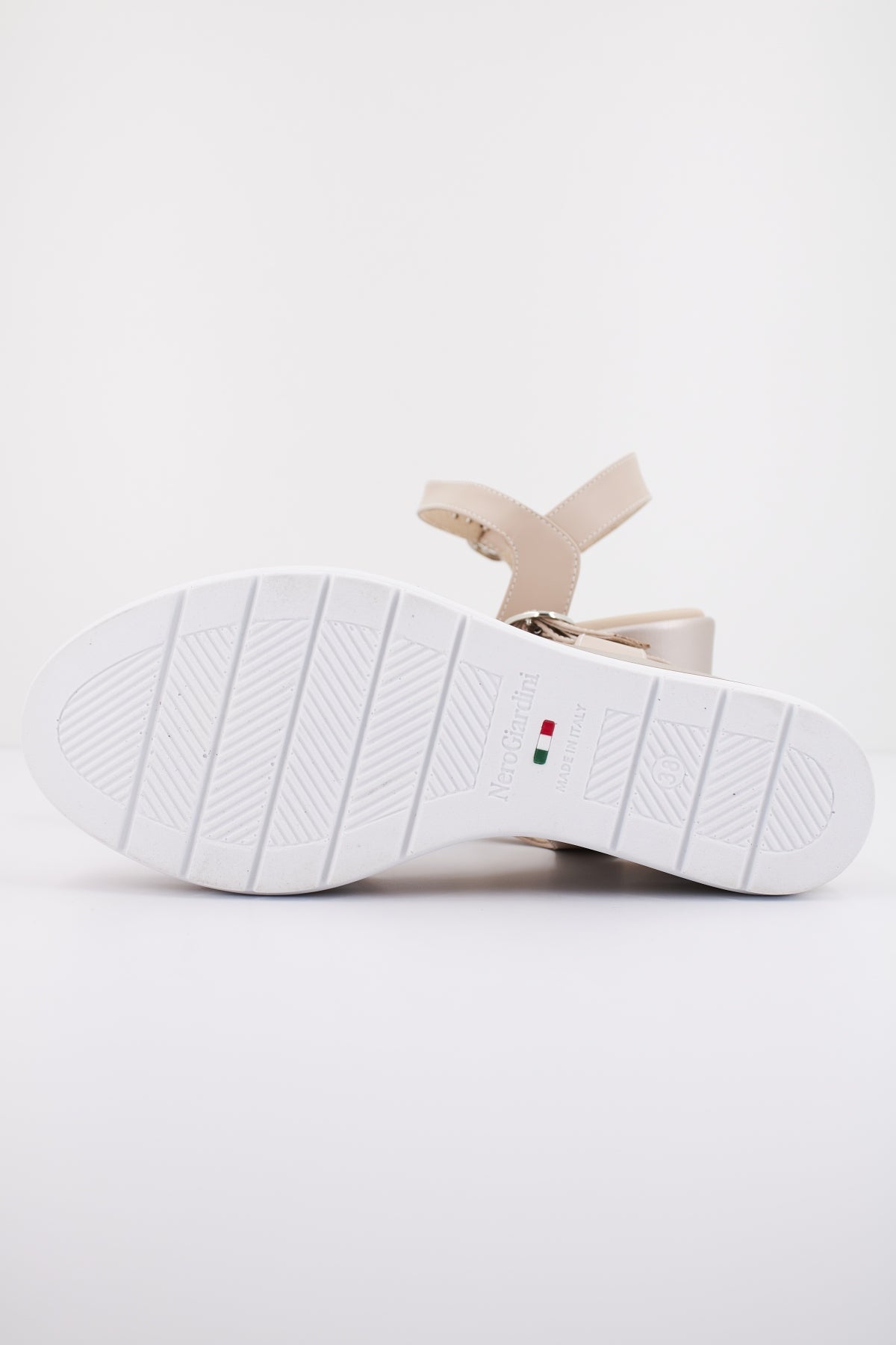 NERO GIARDINI ED en color (4)