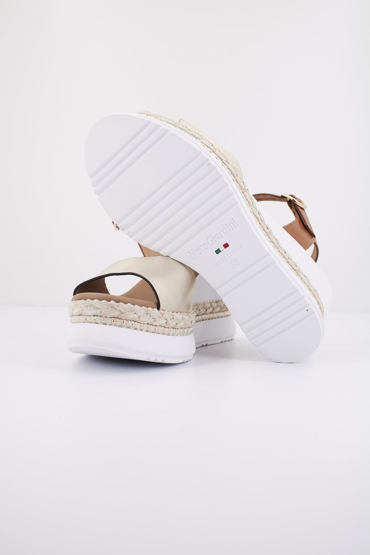 NERO GIARDINI ED en color (4)