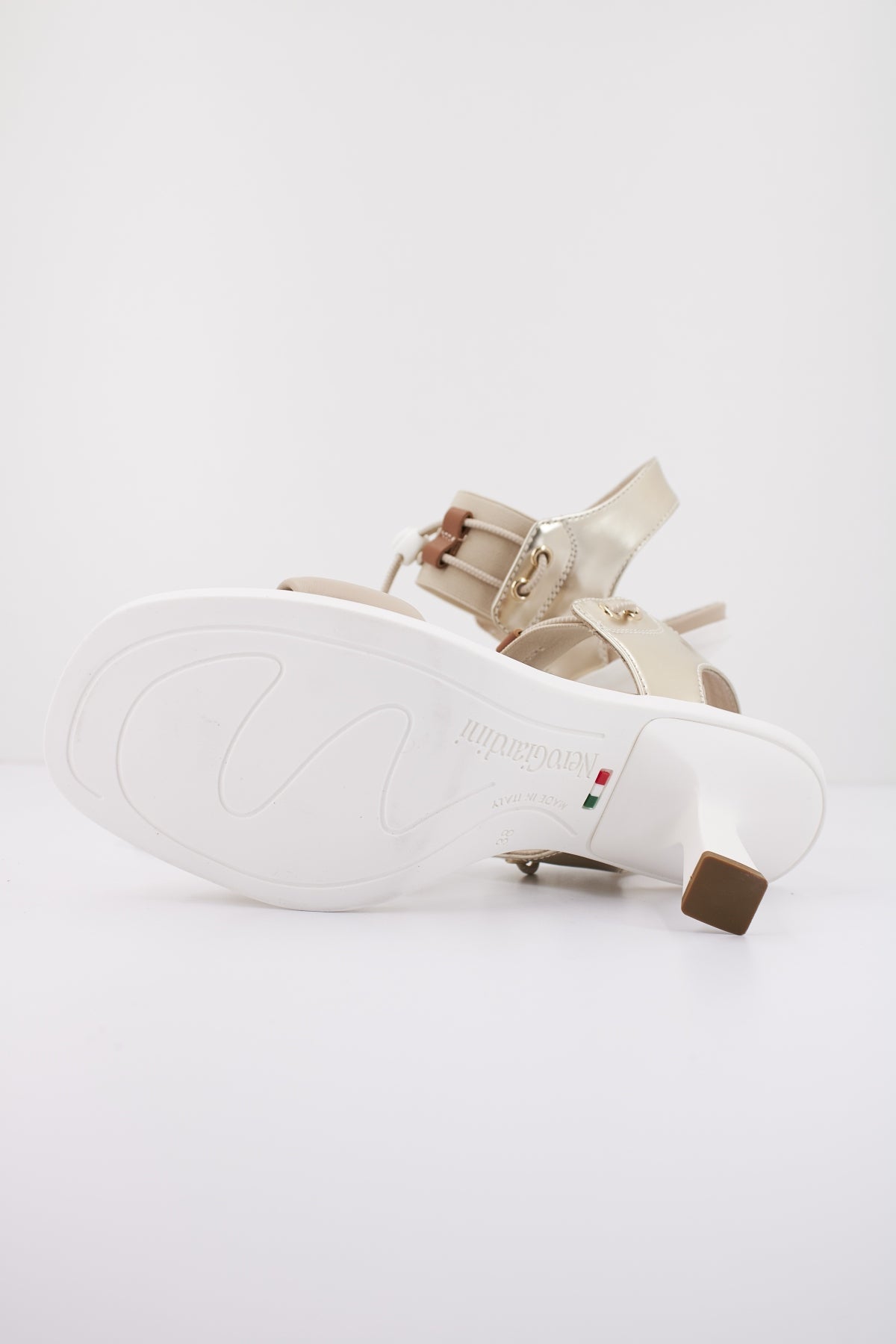 NERO GIARDINI ED en color (5)