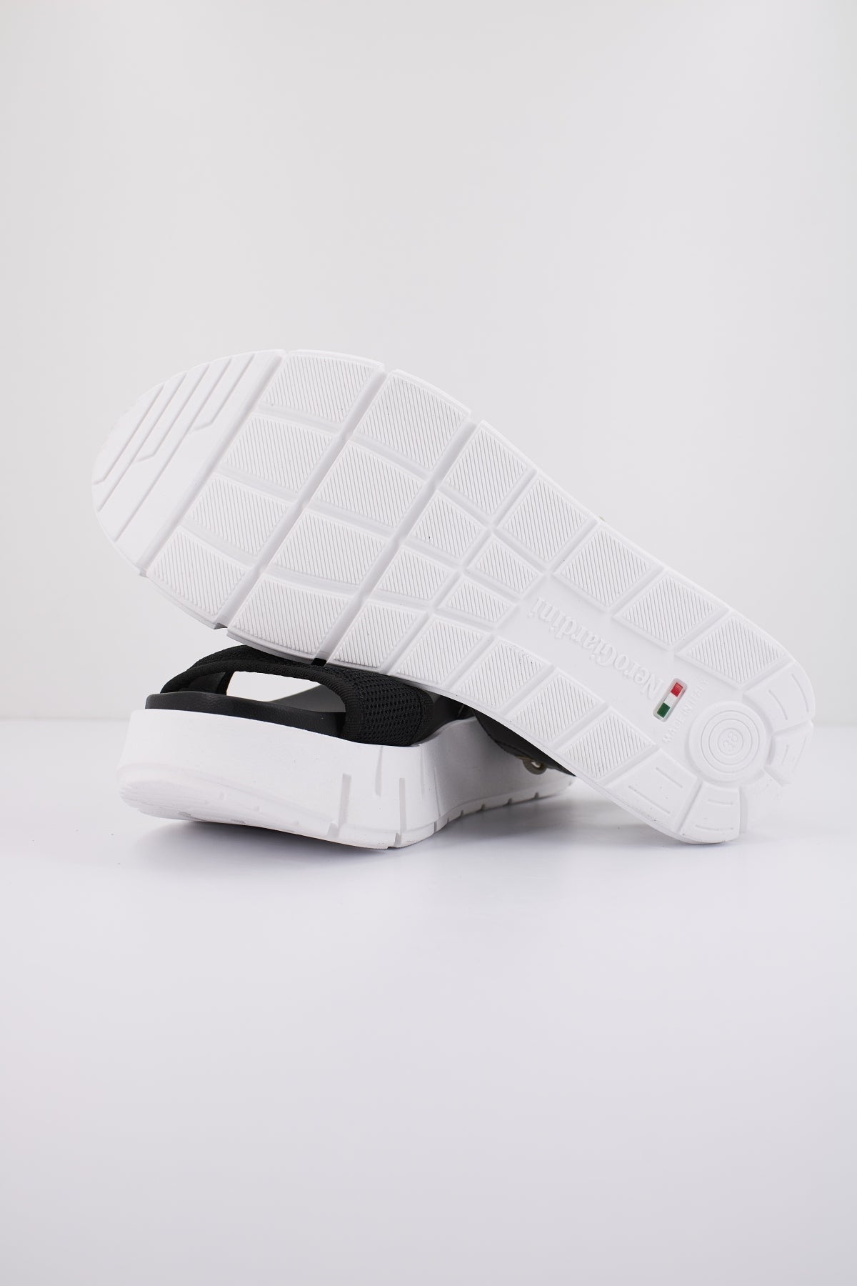 NERO GIARDINI ED en color (4)