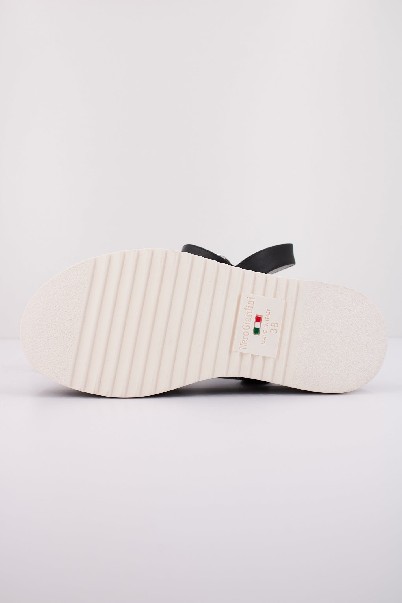 NERO GIARDINI ED en color (4)