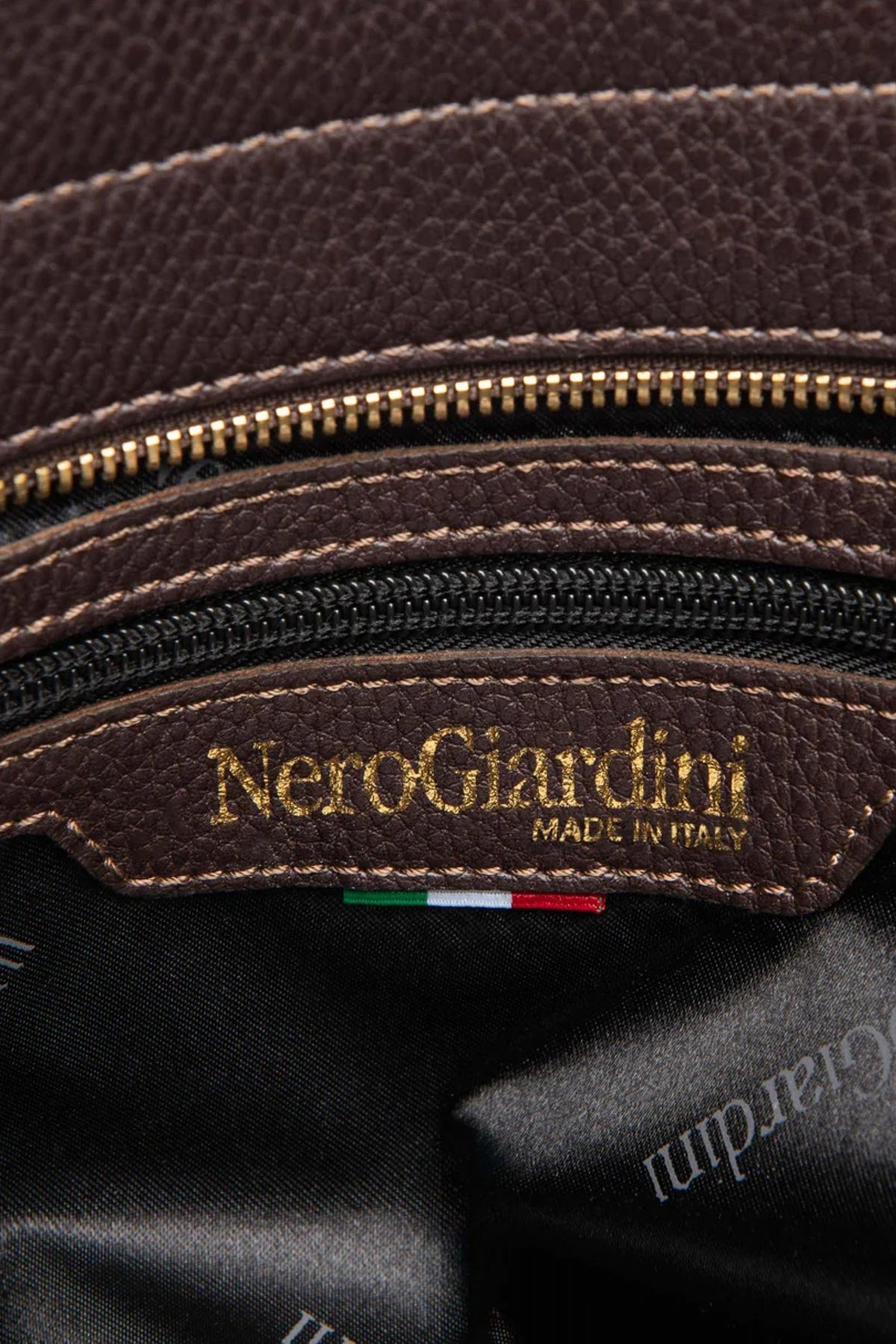 NERO GIARDINI ID en color (4)