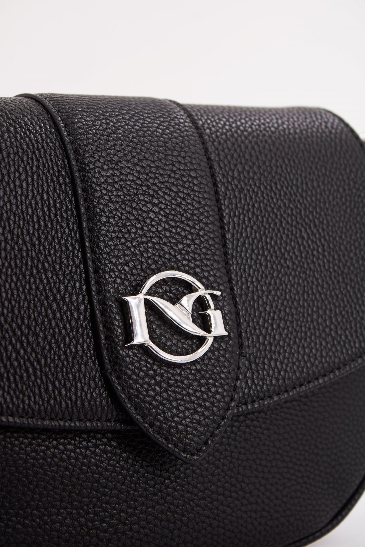 NERO GIARDINI ID en color (4)