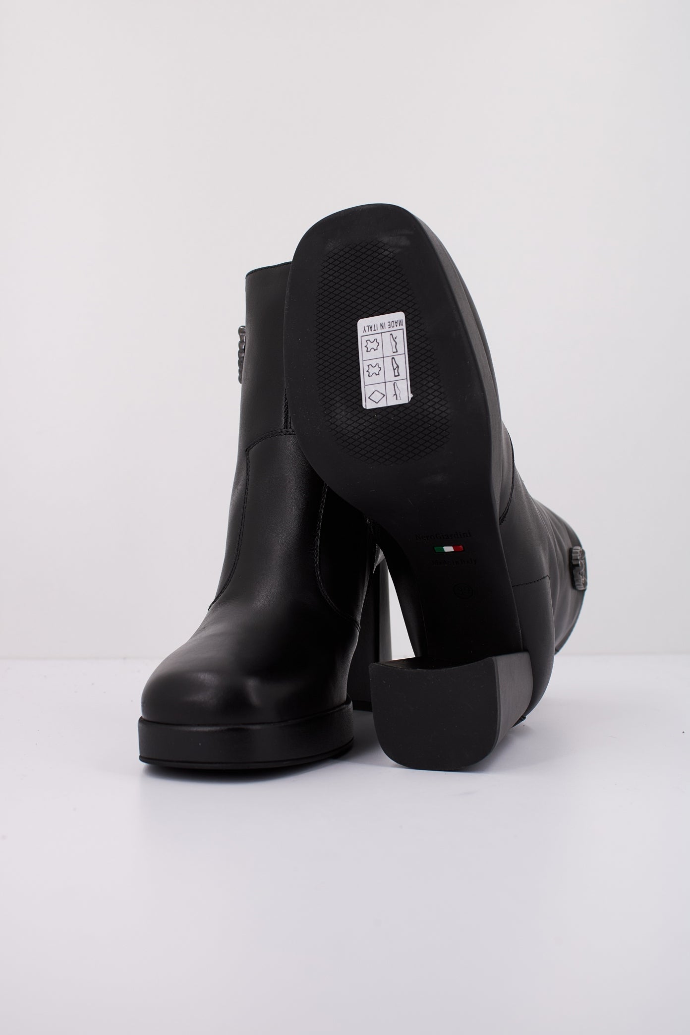 NERO GIARDINI  en color   (5)