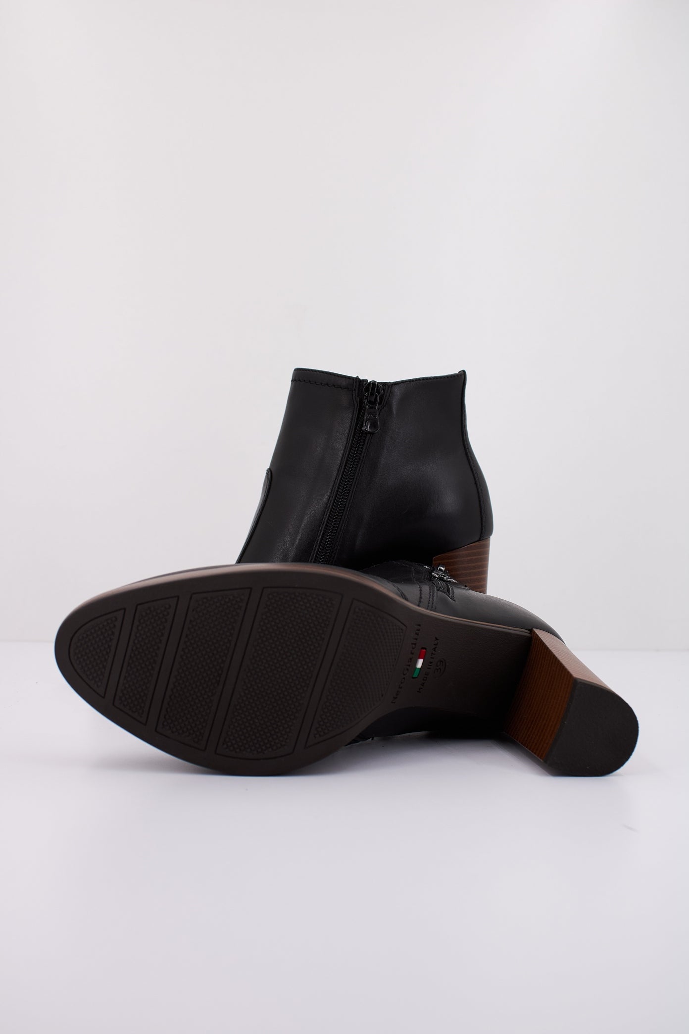 NERO GIARDINI ID en color (5)