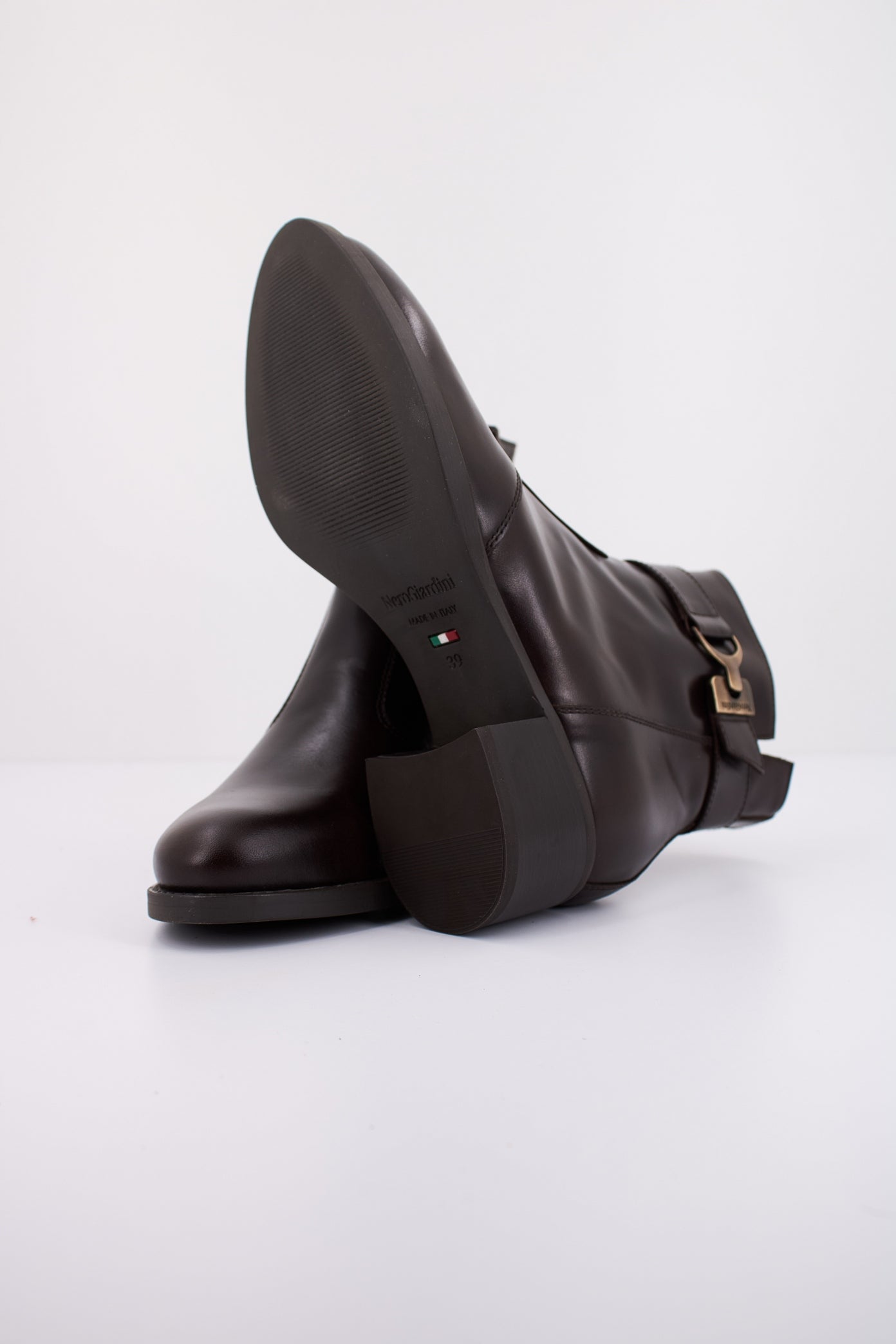 NERO GIARDINI ID en color (5)