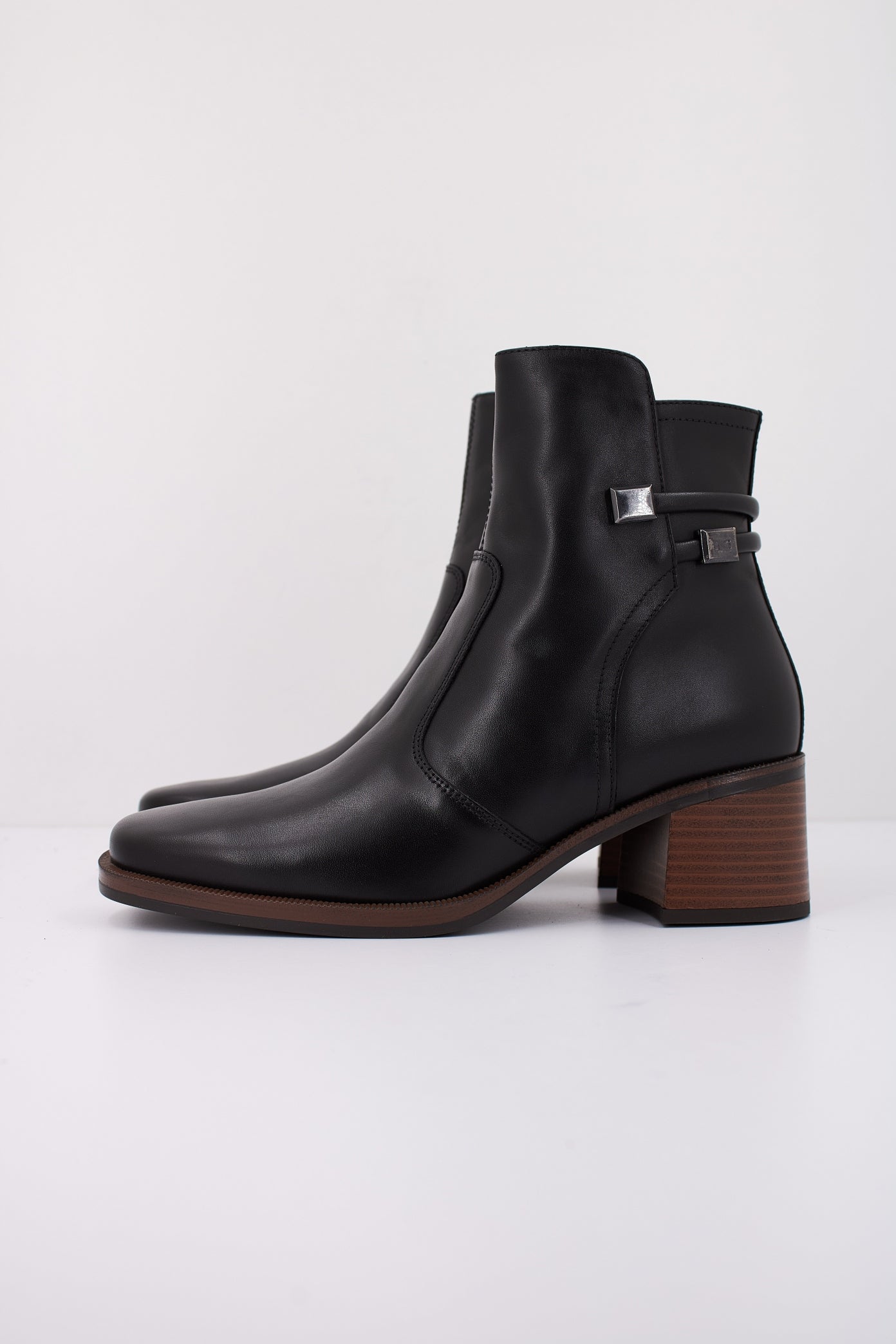 NERO GIARDINI  en color   (1)