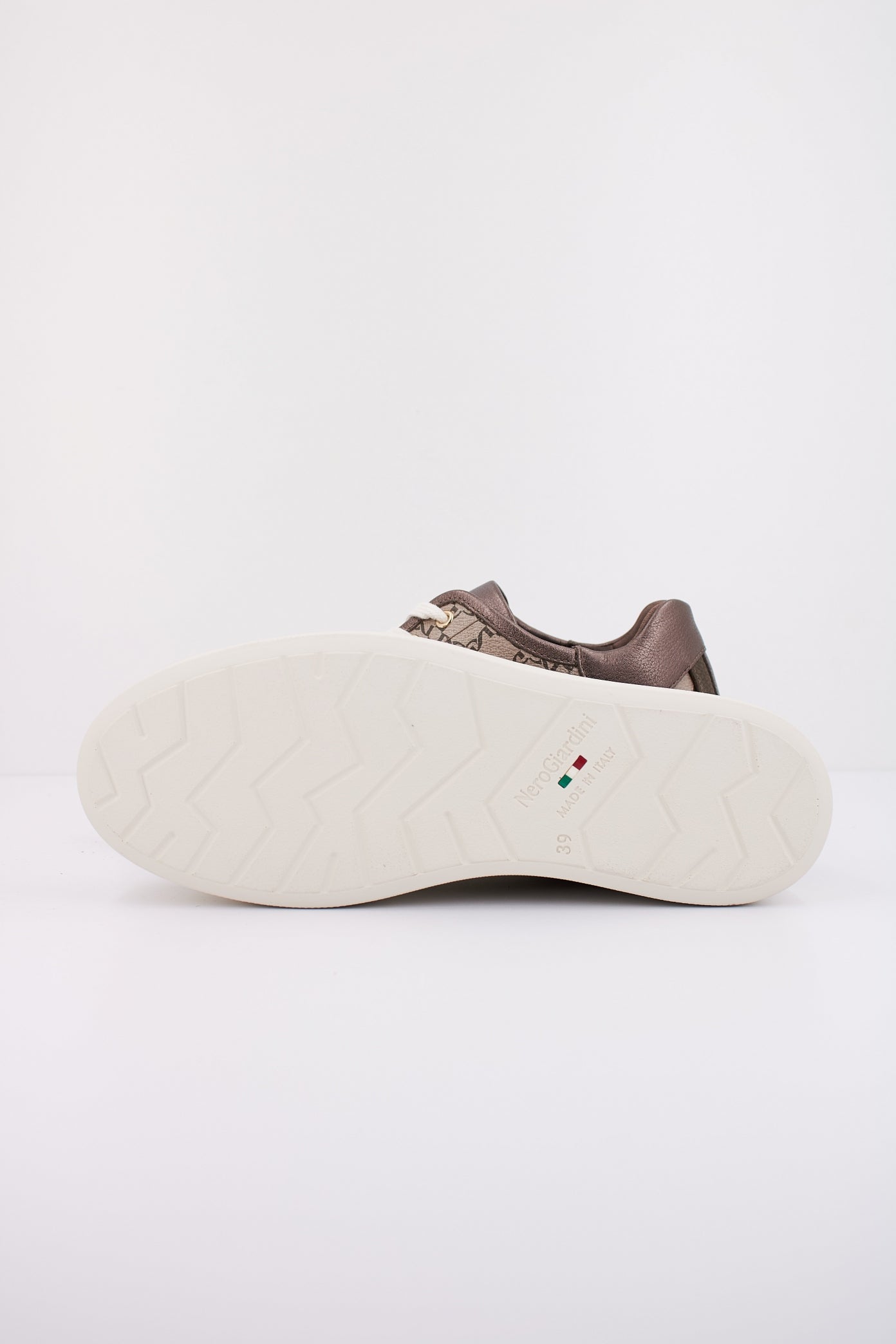 NERO GIARDINI ID en color   (5)