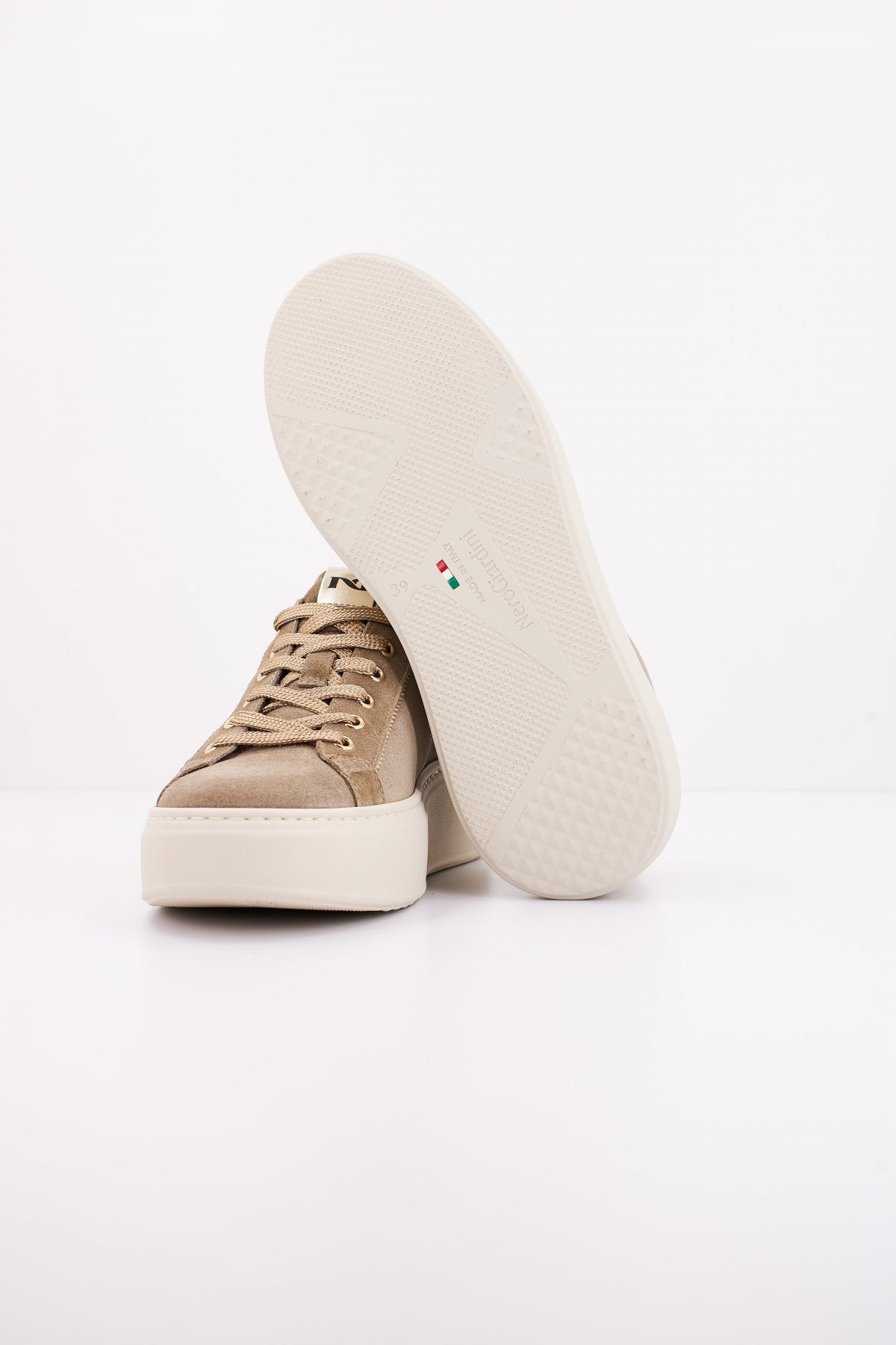 NERO GIARDINI ID en color (5)