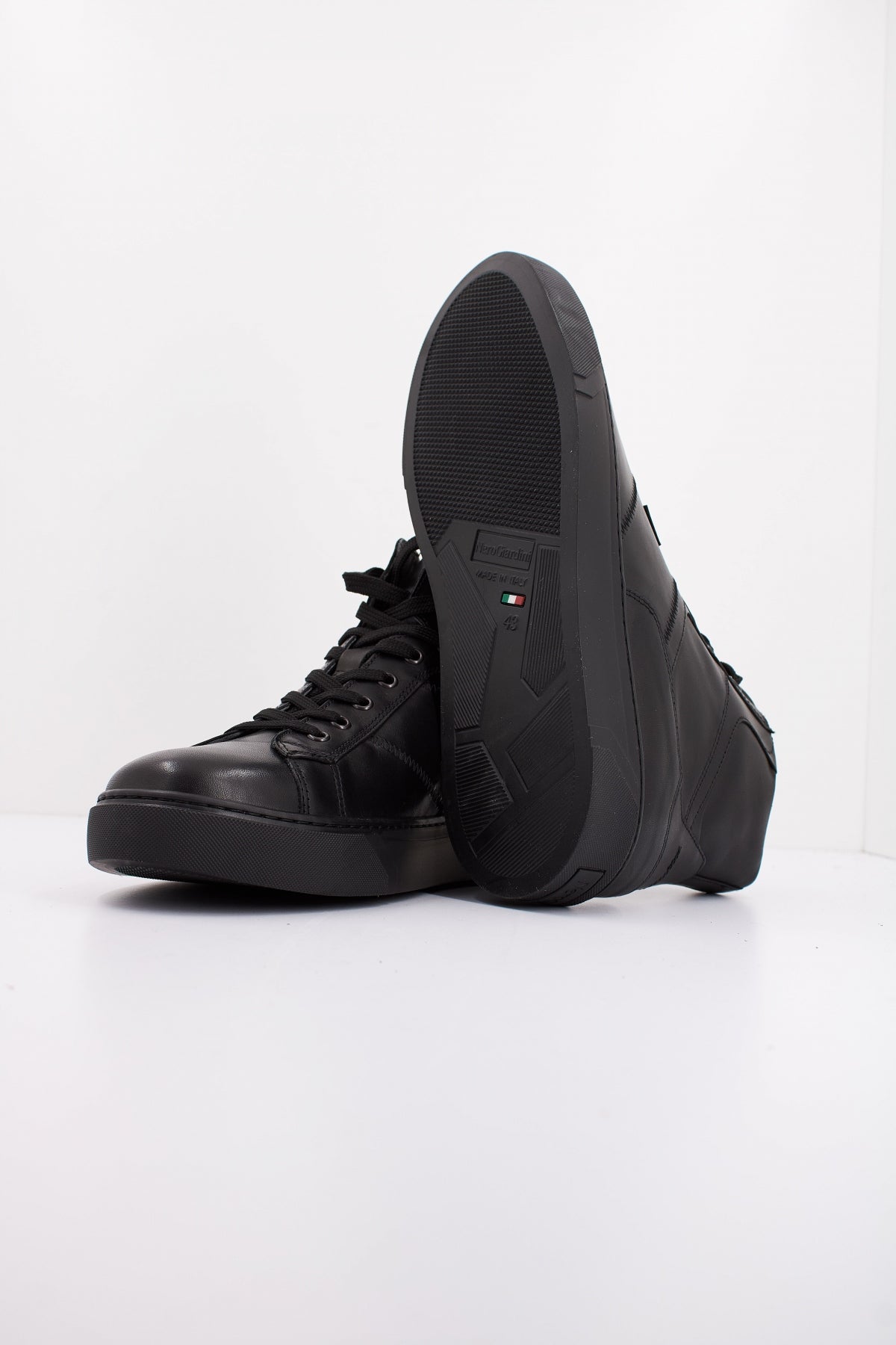 NERO GIARDINI IU en color (5)