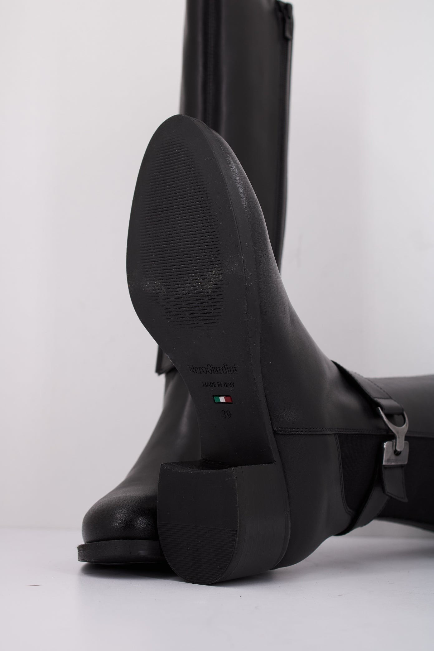 NERO GIARDINI ID en color (5)