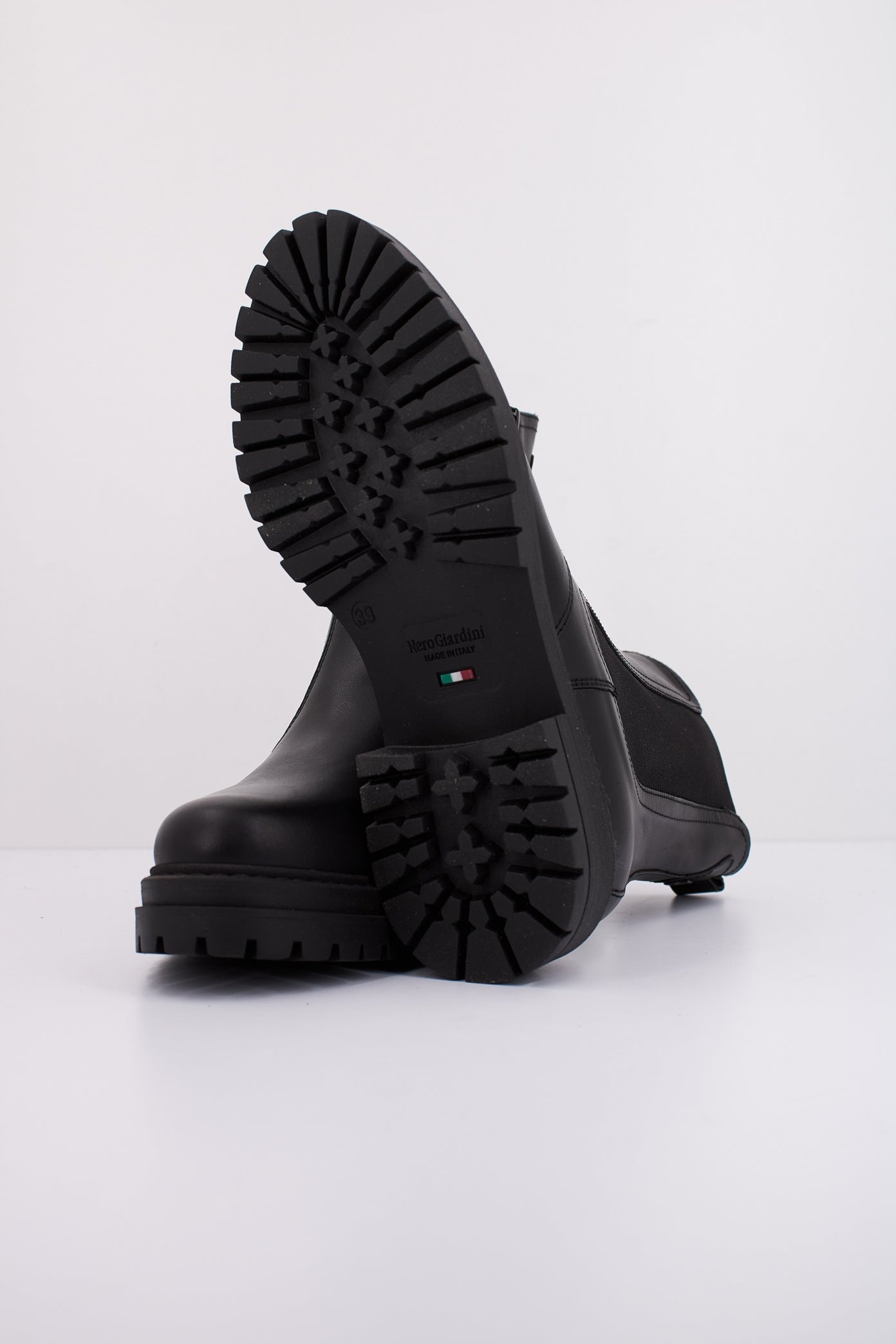 NERO GIARDINI ID en color   (5)