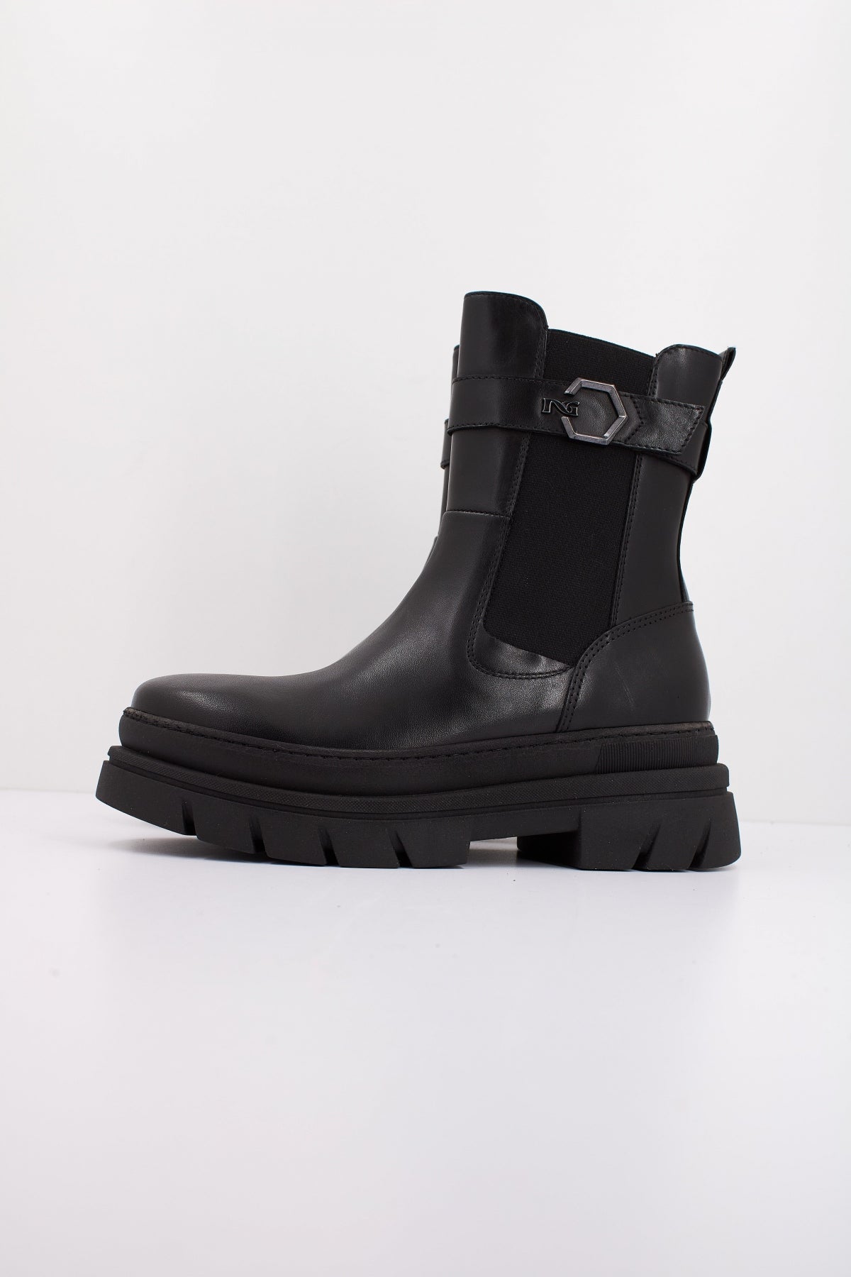 NERO GIARDINI ID  en color   (1)