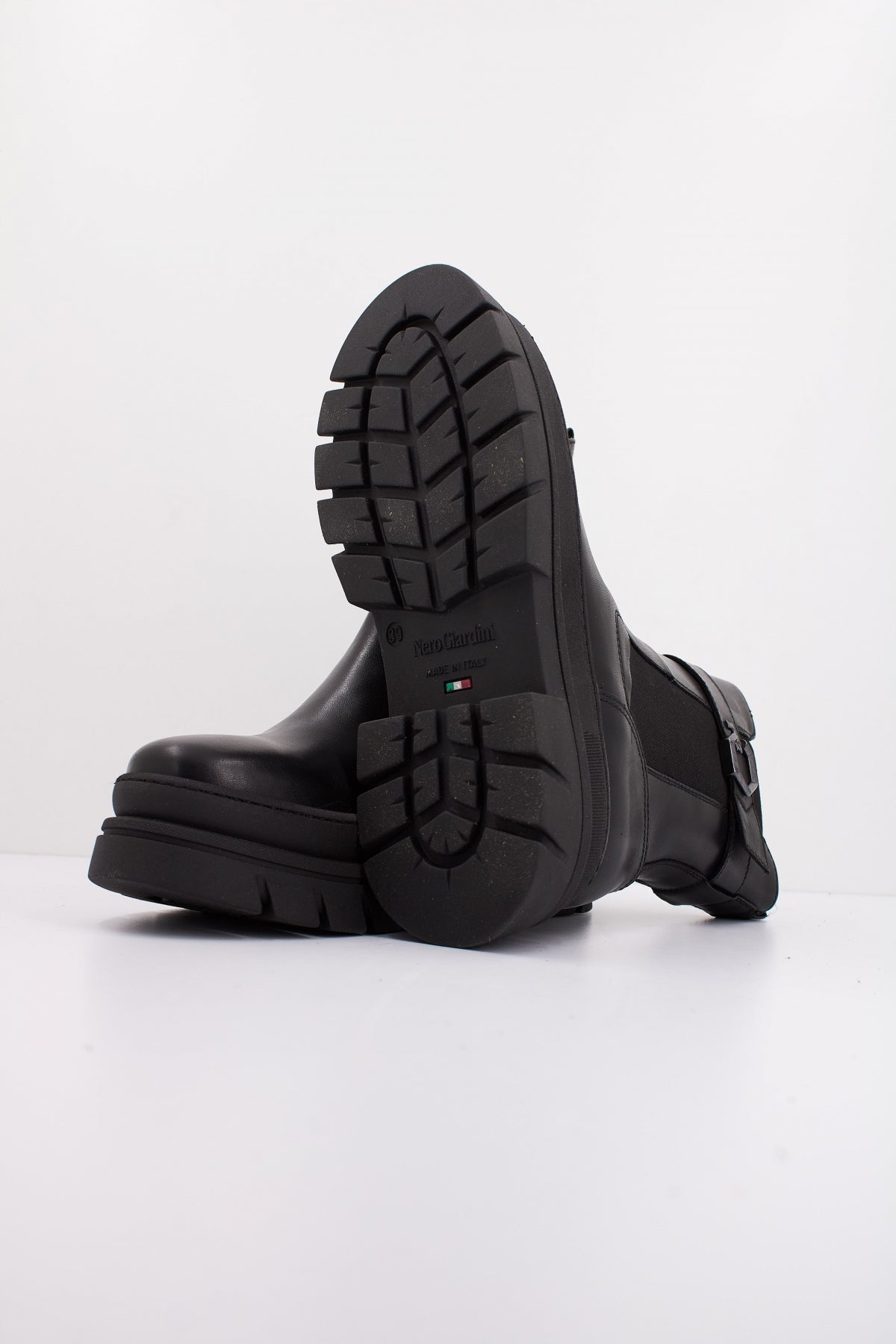 NERO GIARDINI ID  en color   (5)