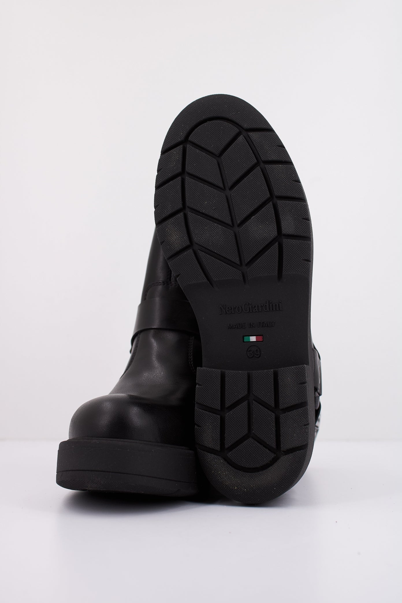 NERO GIARDINI ID  en color   (5)