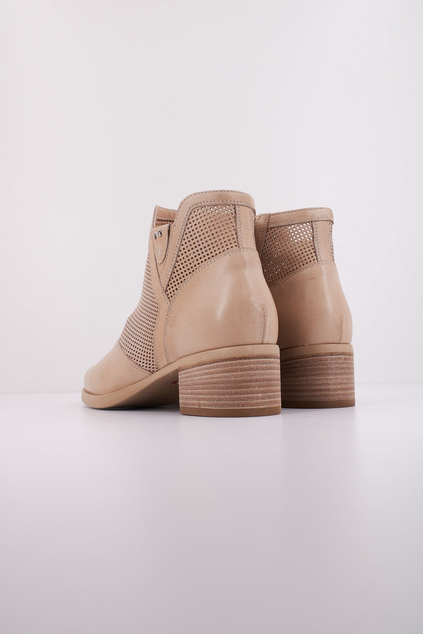 NERO GIARDINI ED en color (4)