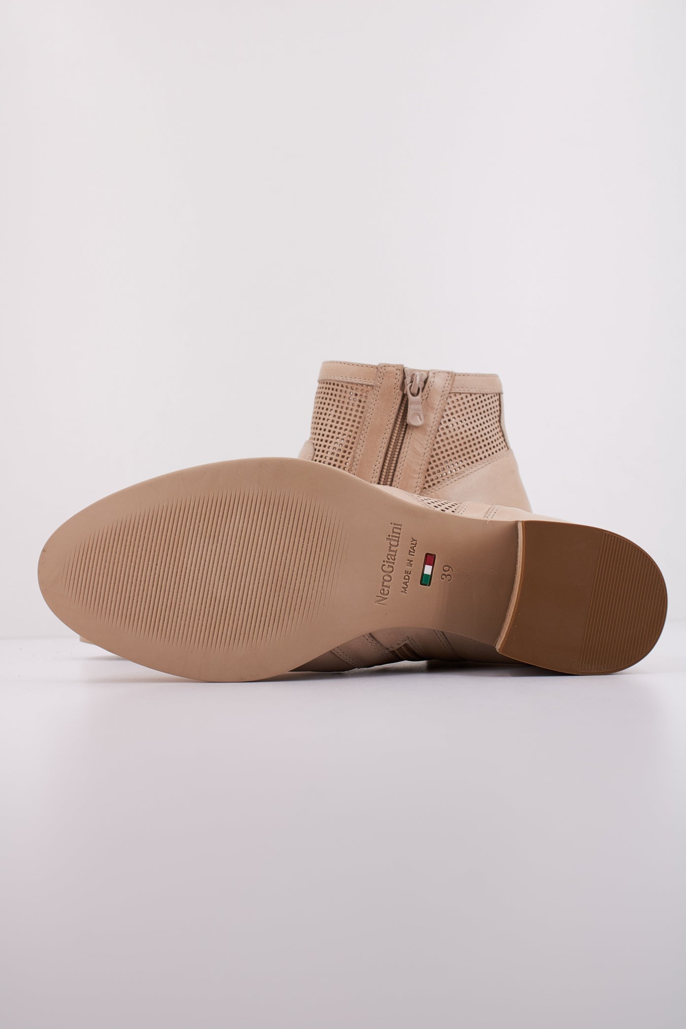 NERO GIARDINI ED en color (5)