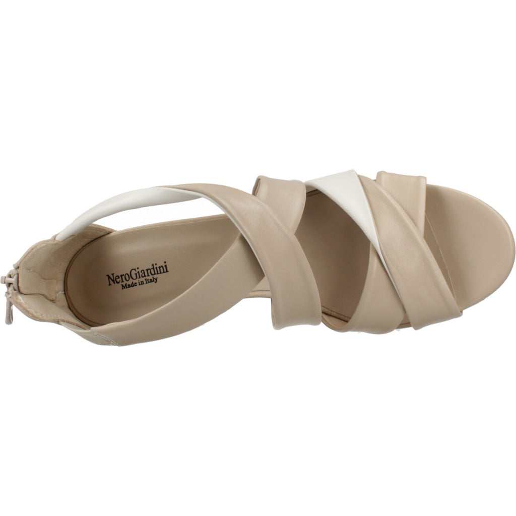 NERO GIARDINI ED  en color   (7)