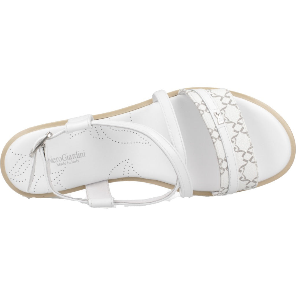 NERO GIARDINI ED en color   (7)