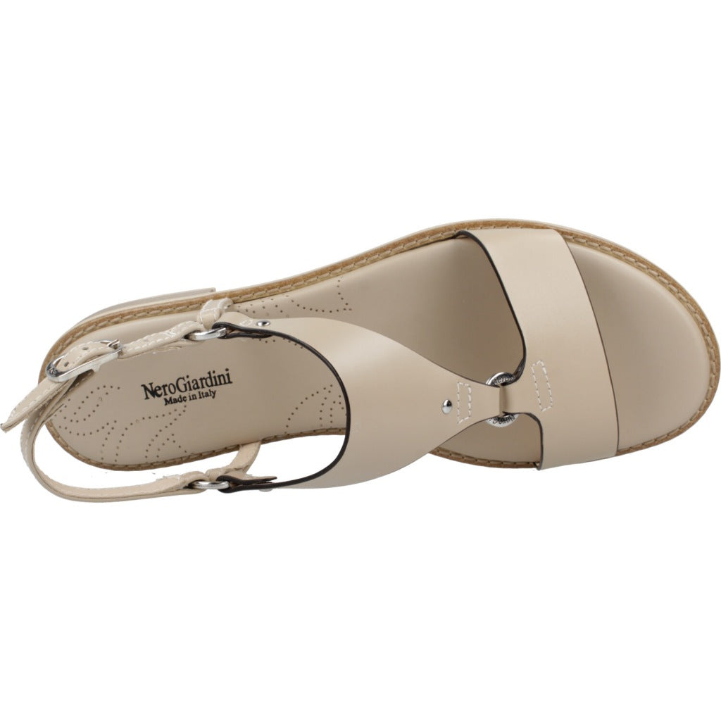 NERO GIARDINI ED en color   (7)