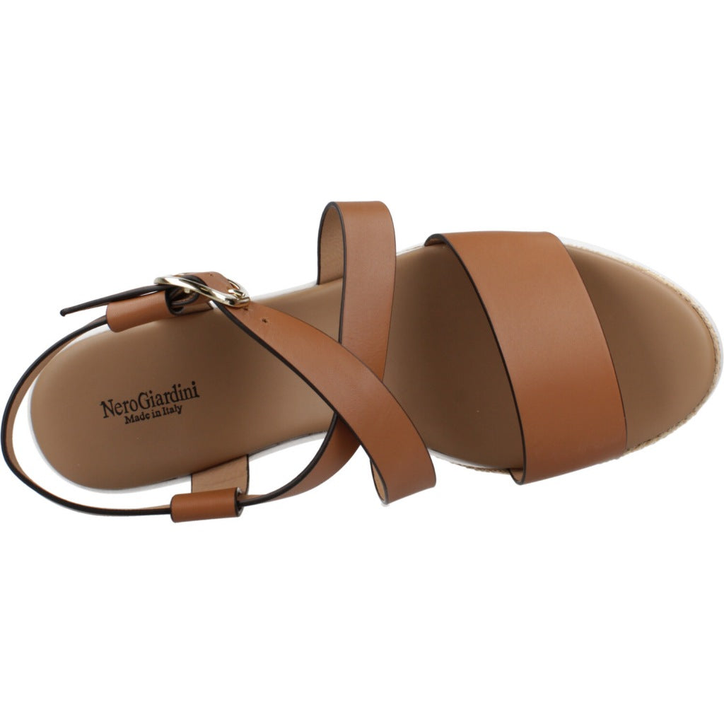 NERO GIARDINI ED  en color   (7)