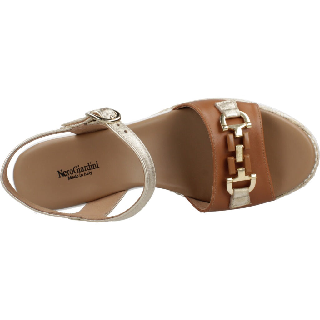 NERO GIARDINI ED  en color   (7)