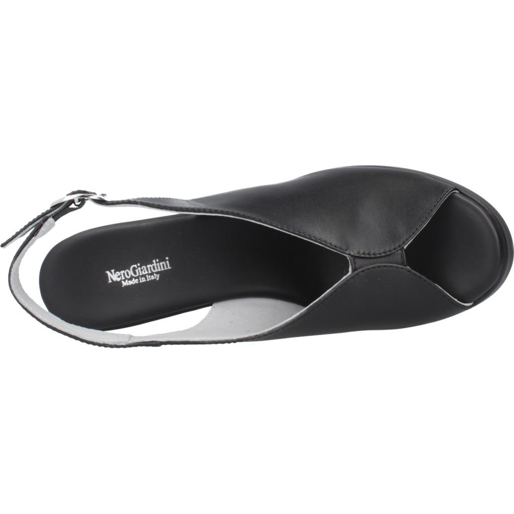 NERO GIARDINI ED en color   (7)