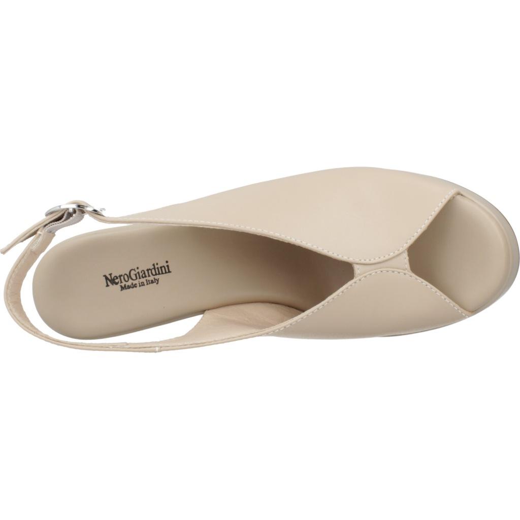 NERO GIARDINI ED en color   (7)