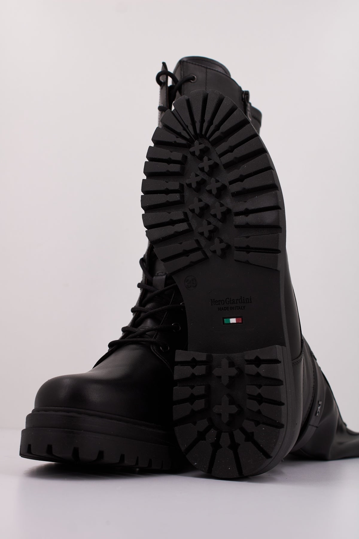 NERO GIARDINI ID en color (5)