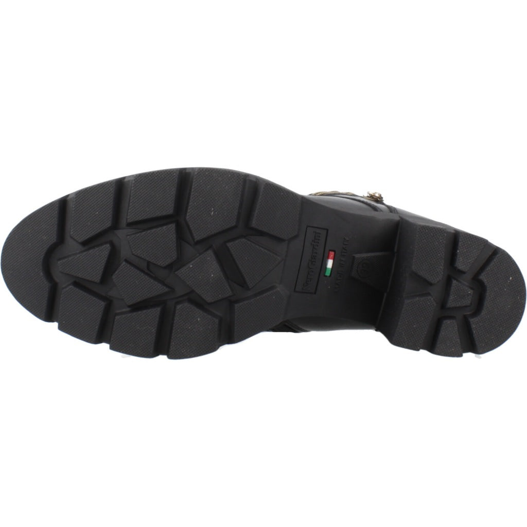 NERO GIARDINI ID en color (6)