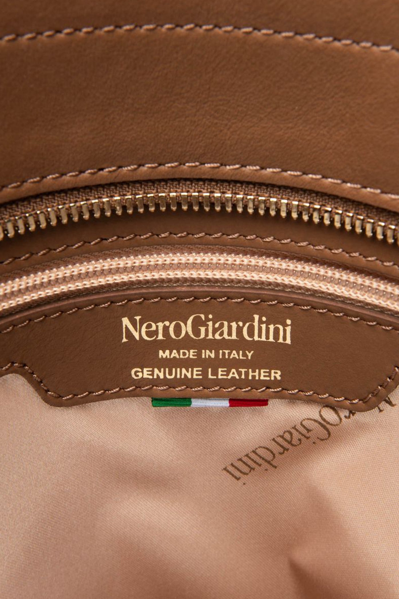 NERO GIARDINI ID en color (4)