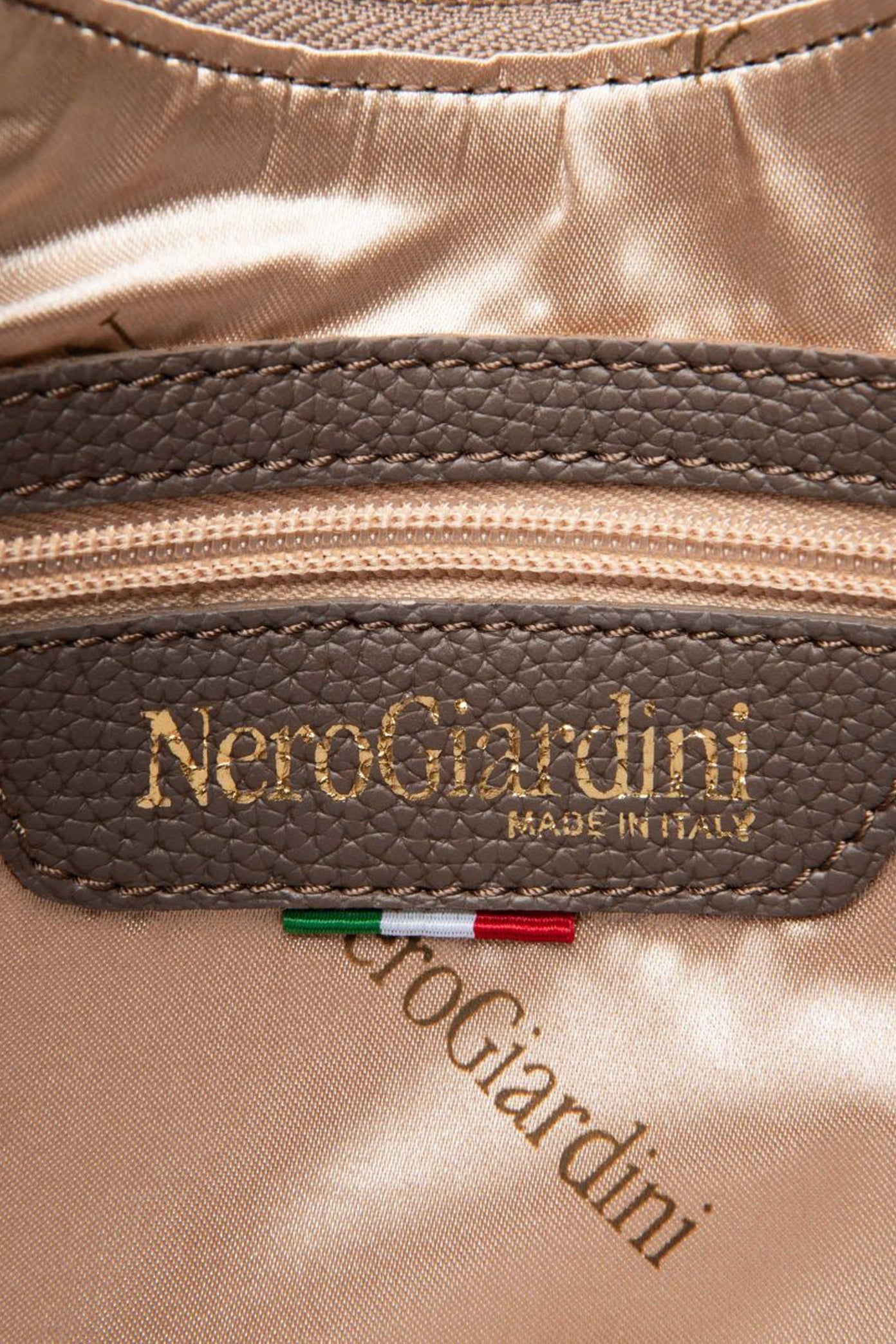NERO GIARDINI ID en color (4)