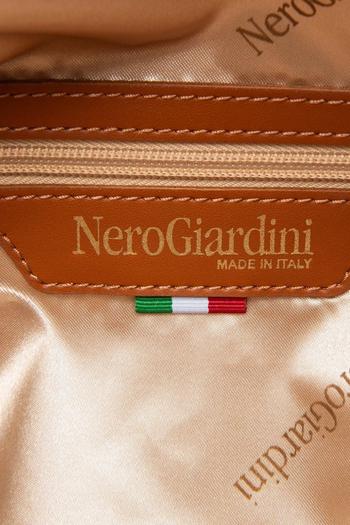NERO GIARDINI ED en color (4)