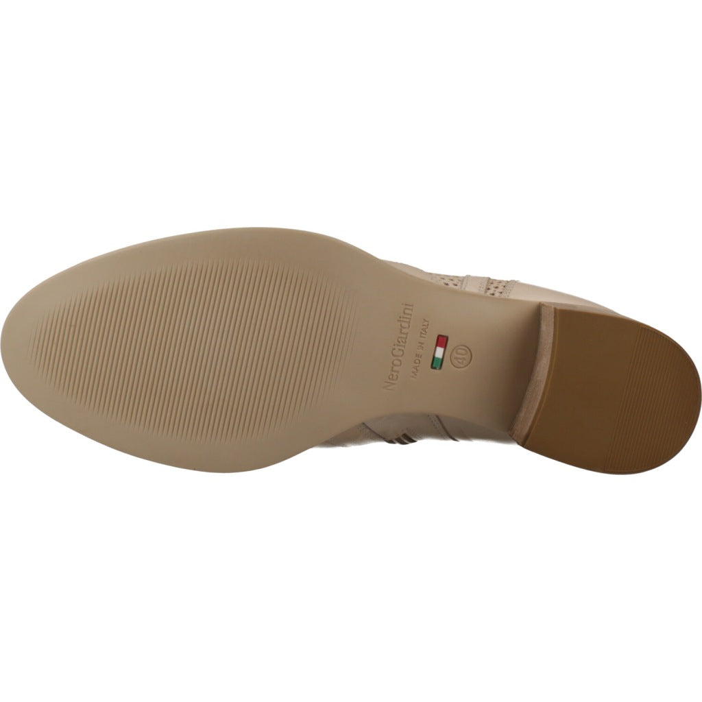 NERO GIARDINI BOTIN TACON ELBA en color (7)