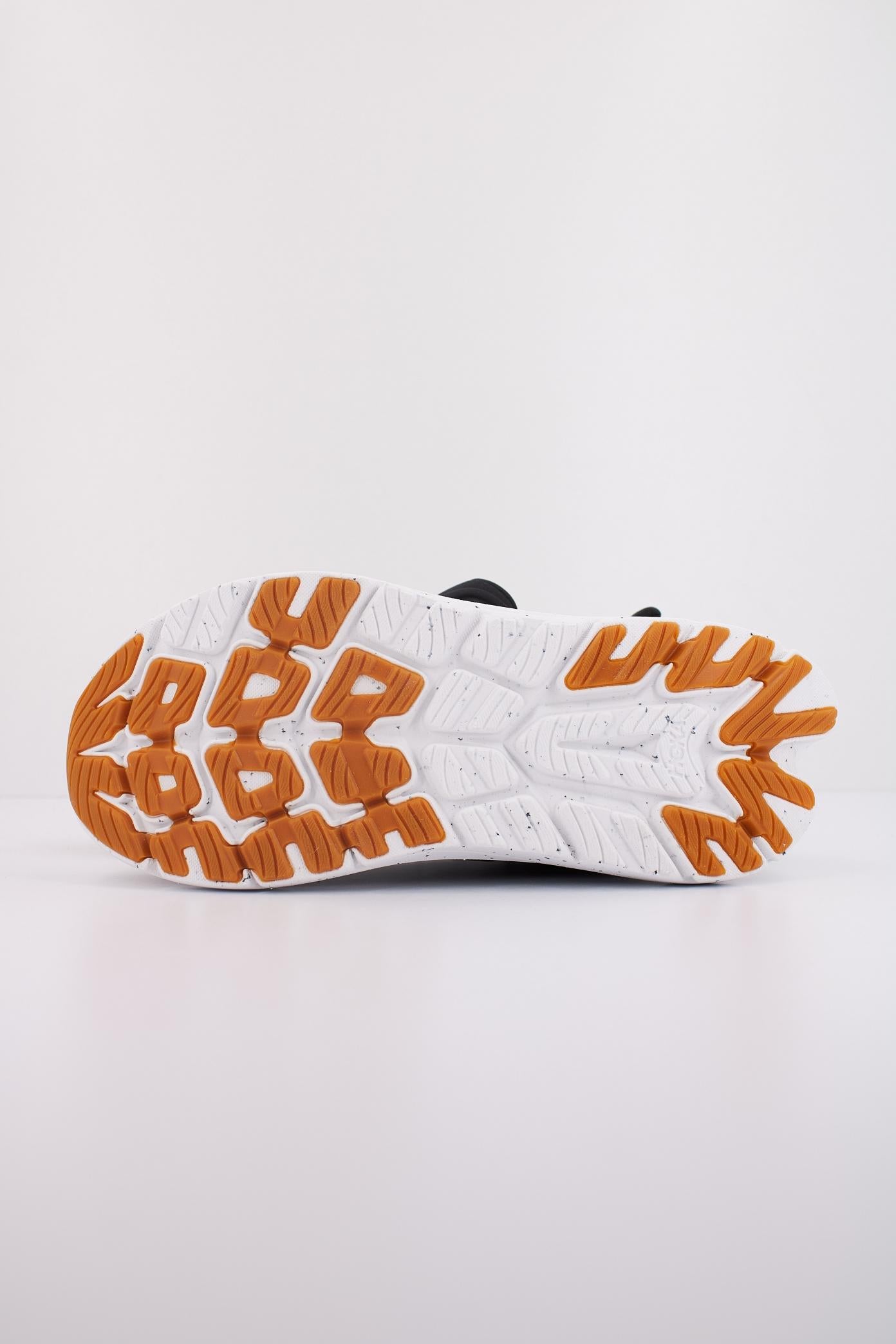 HOKA KAWANA en color BWH (5)