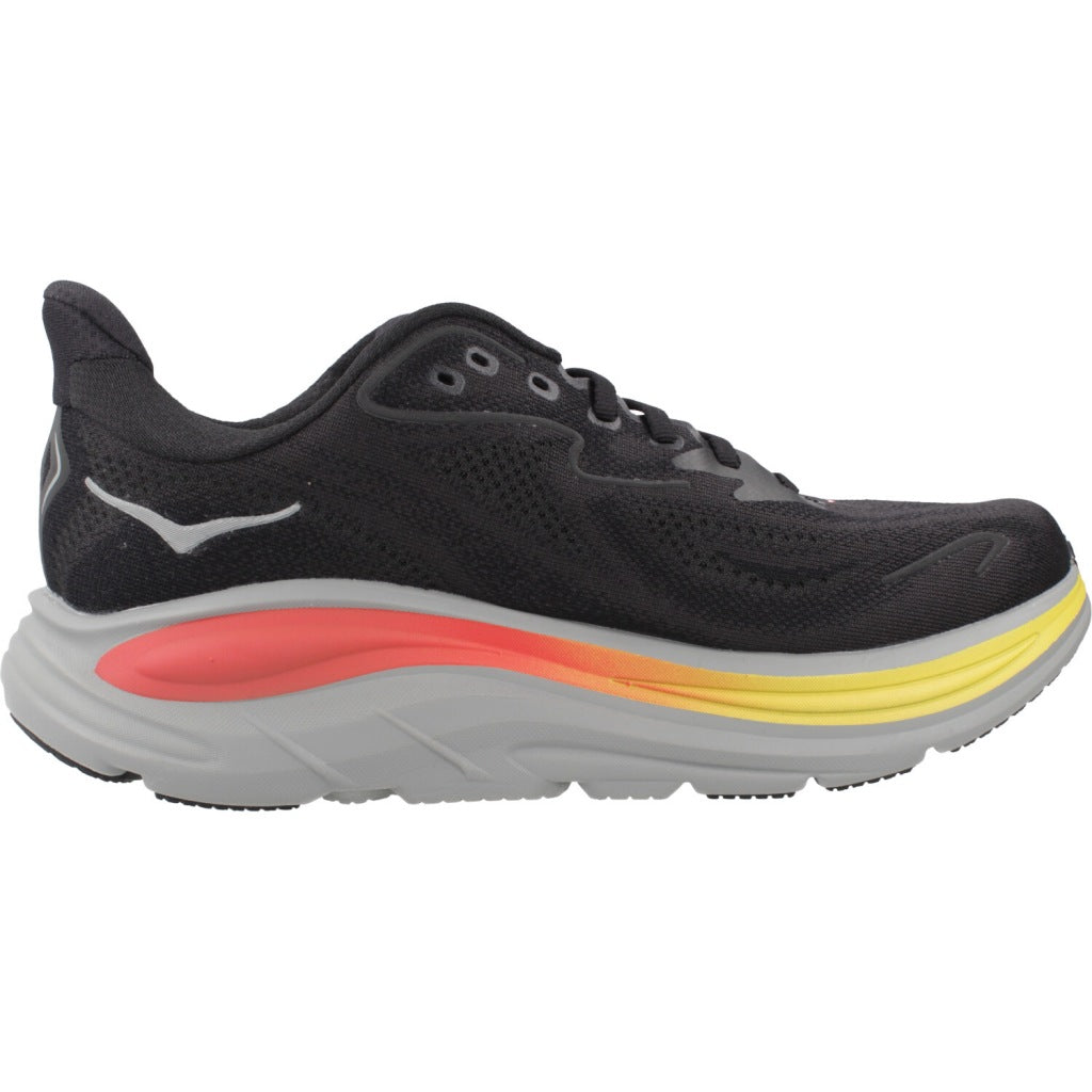 HOKA CLIFTON en color BKG (4)