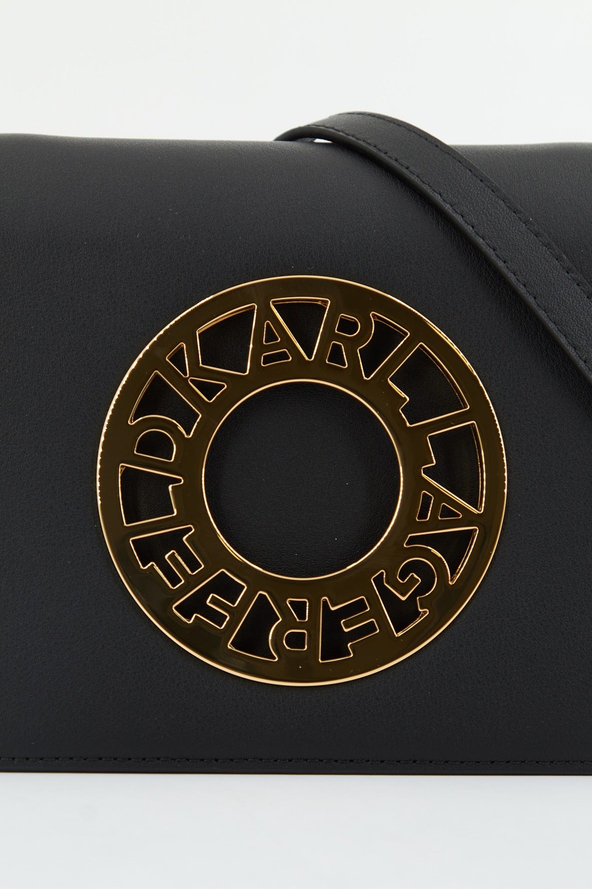KARL LAGERFELD DISK CROSSBODY en color A BLACK (4)