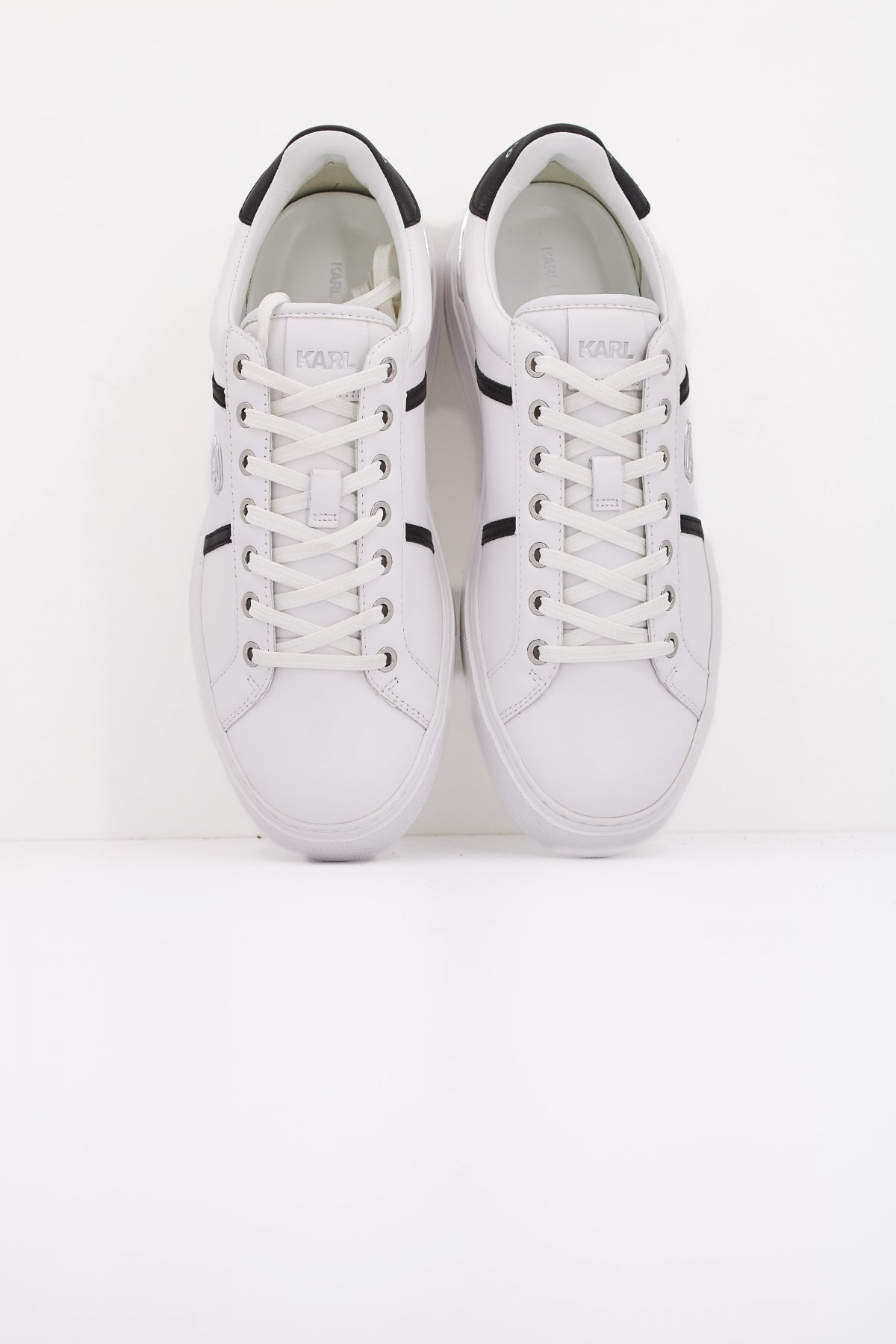 KARL LAGERFELD NFT OUTLINE LOGO en color WHITE (3)