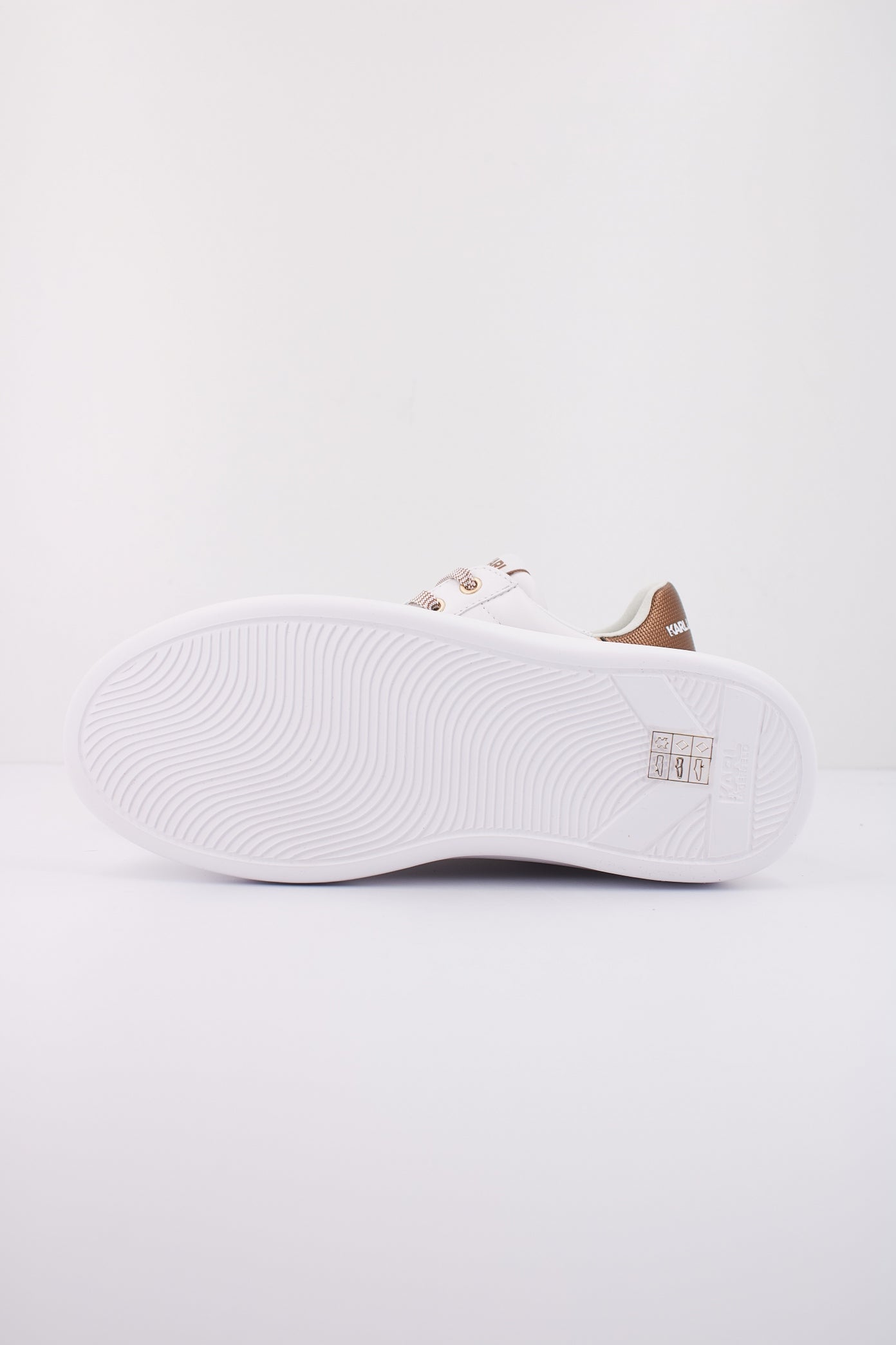 KARL LAGERFELD KAPRI NFT METALMESH en color Z WHITE (5)