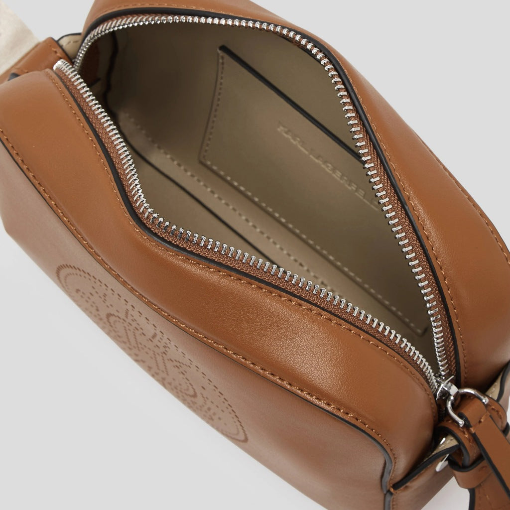 KARL LAGERFELD CIRLCE CAMERA BAG PE en color DRKTAN (4)