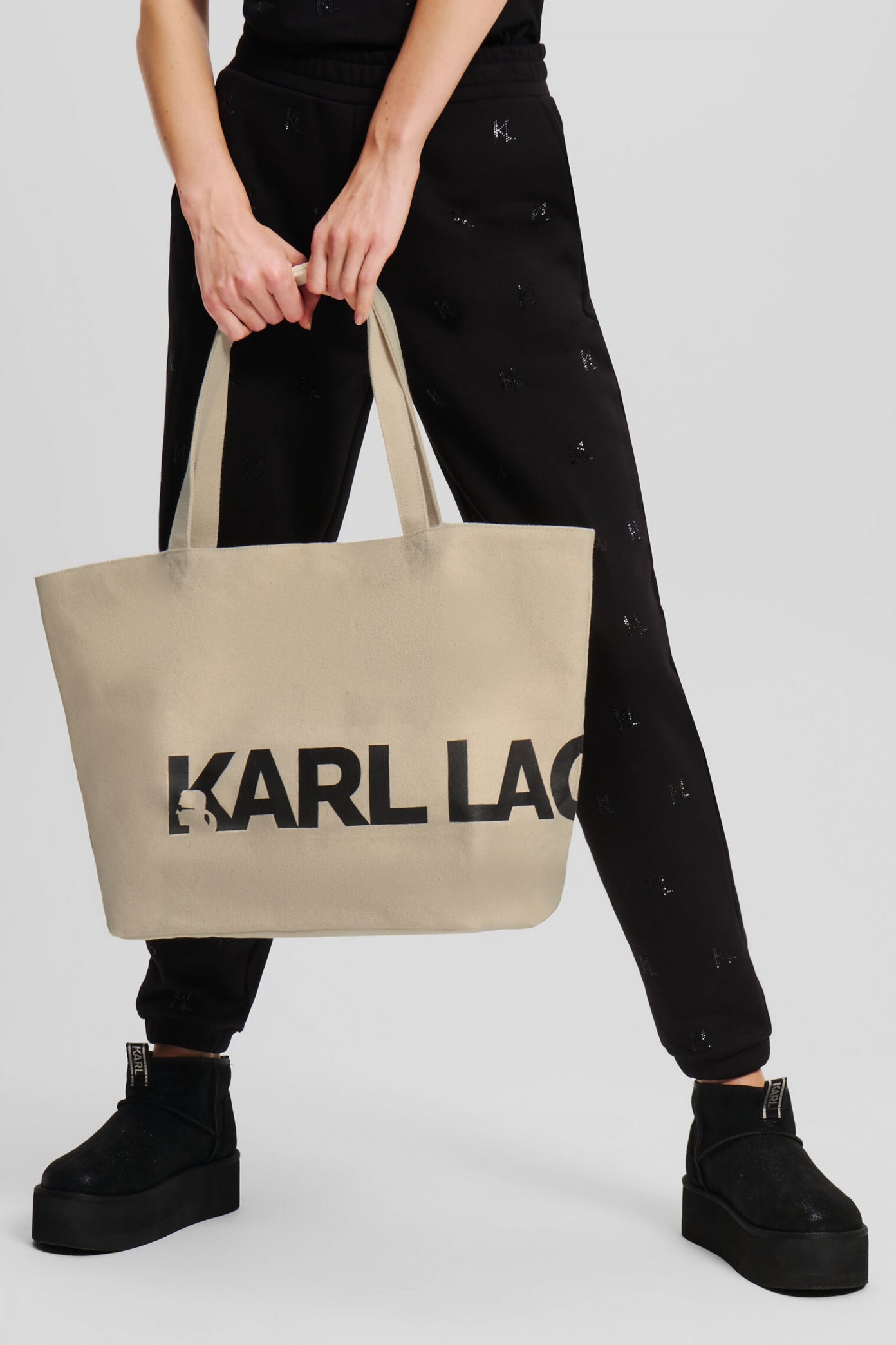 KARL LAGERFELD ESSENTIAL BIG LOGO S en color CEMENT (5)