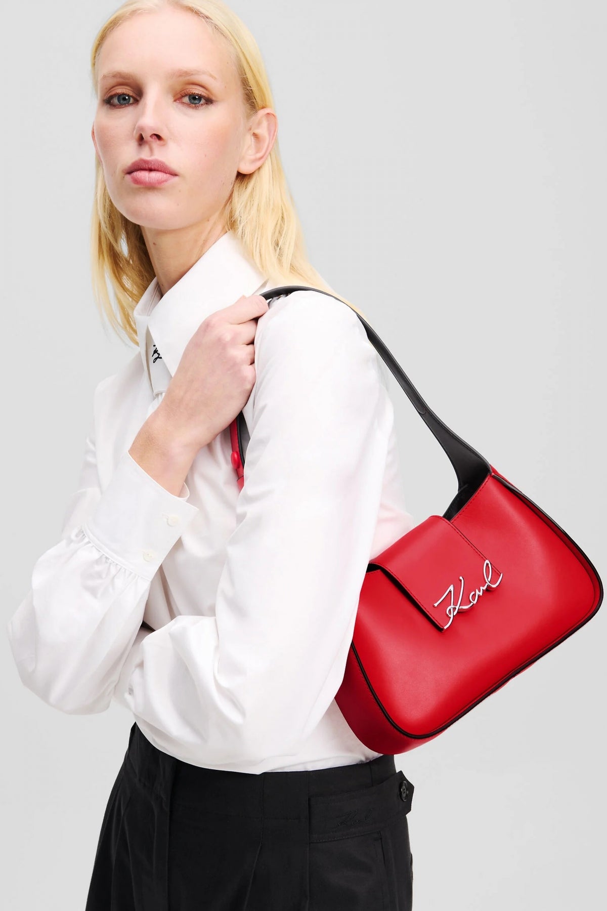 KARL LAGERFELD SIGNATURE SM SHOULDE en color HIBISCUS (4)