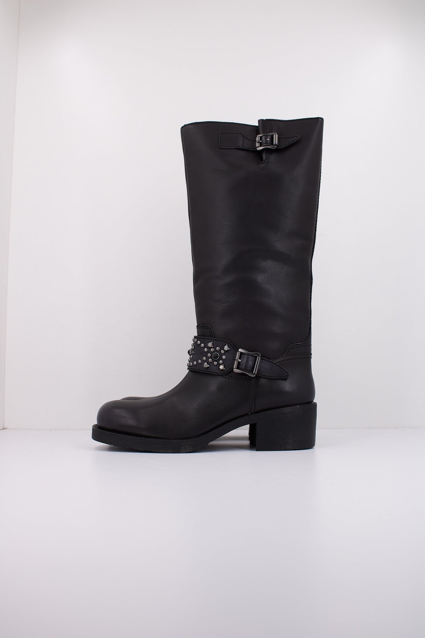 ASH TRIBAL en color BLACK (1)
