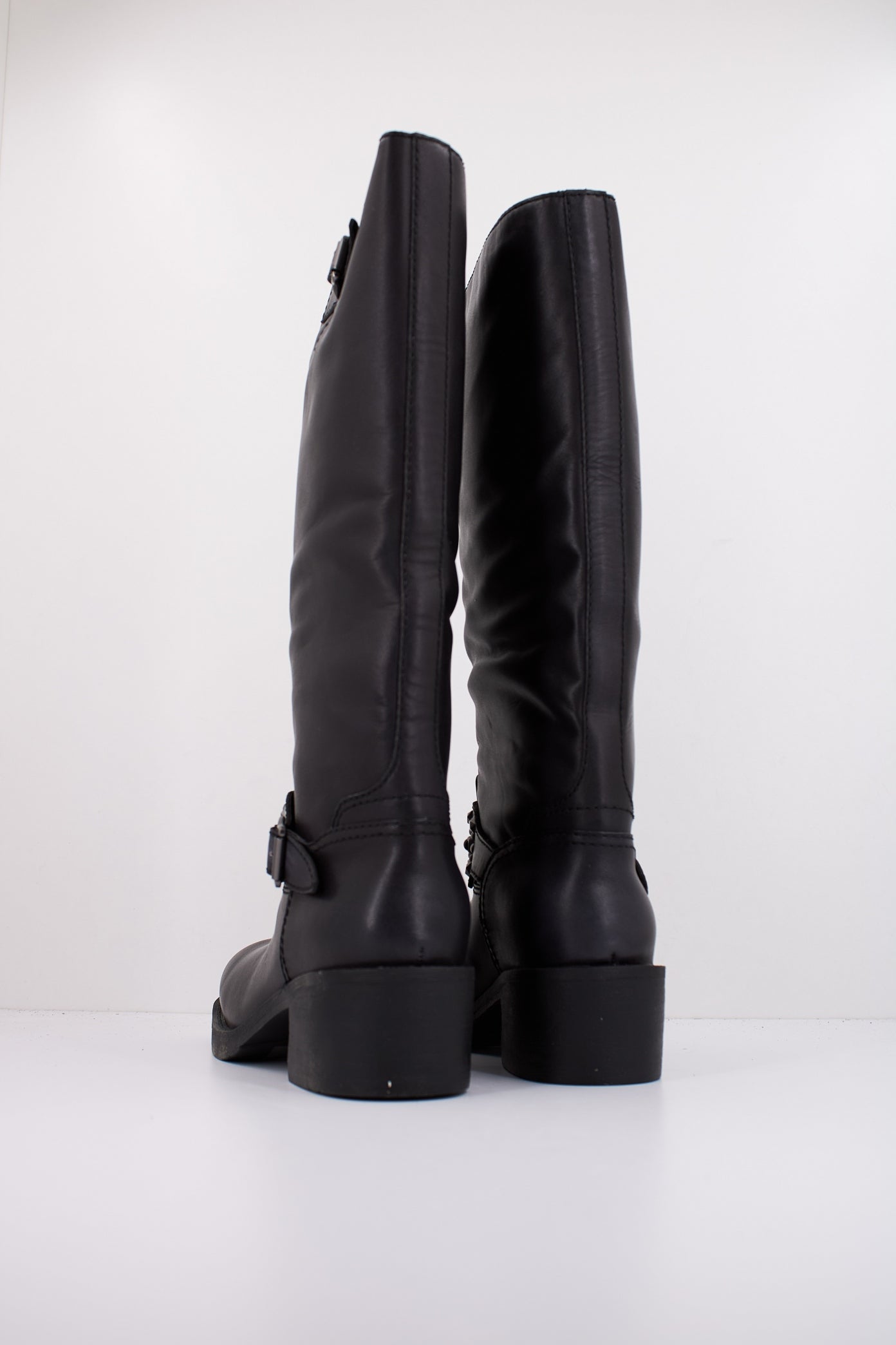 ASH TRIBAL en color BLACK (4)