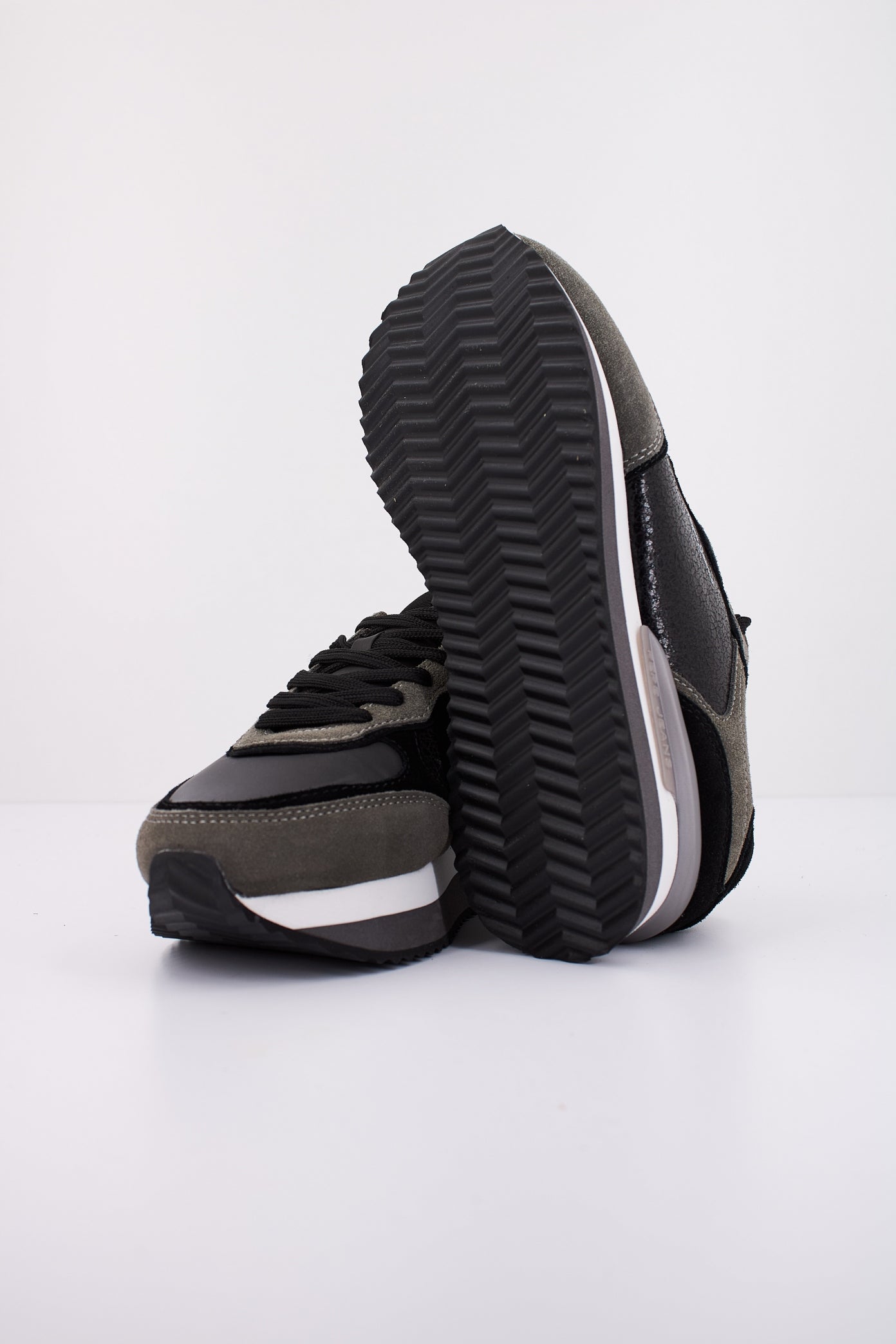 PEPE JEANS RUSPER STARS en color BLACK (5)