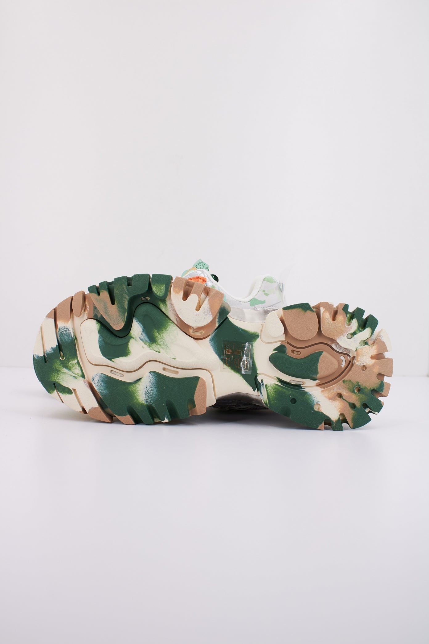 EXÉ E E PU en color GRNGLD (5)