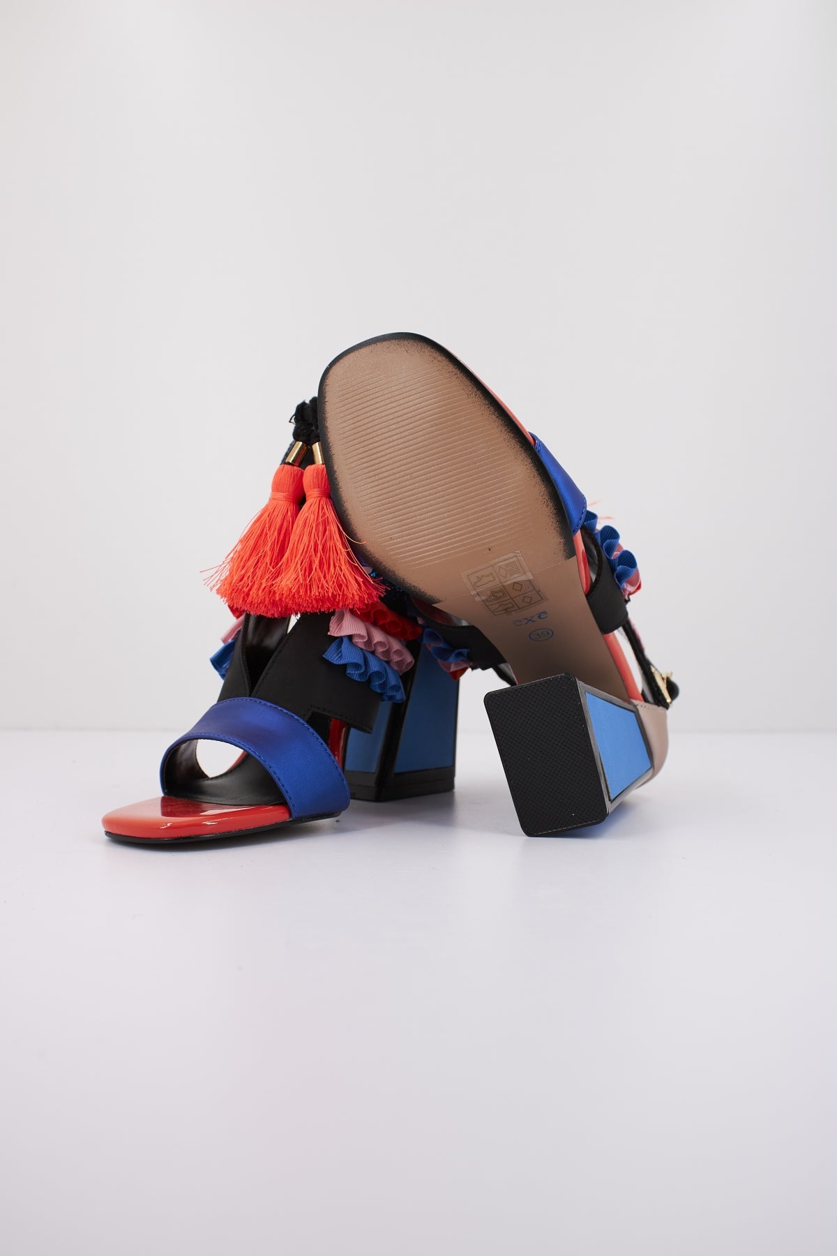 EXÉ DOMINIC en color NUDEBLUE (4)