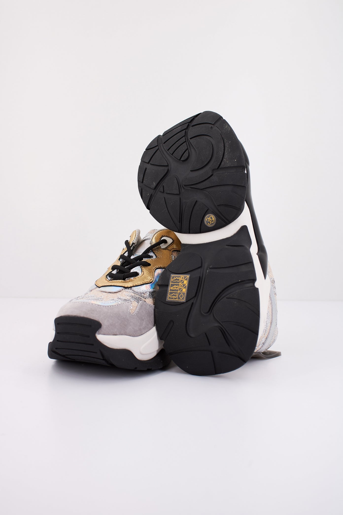 EXÉ E en color GRYGLD (5)